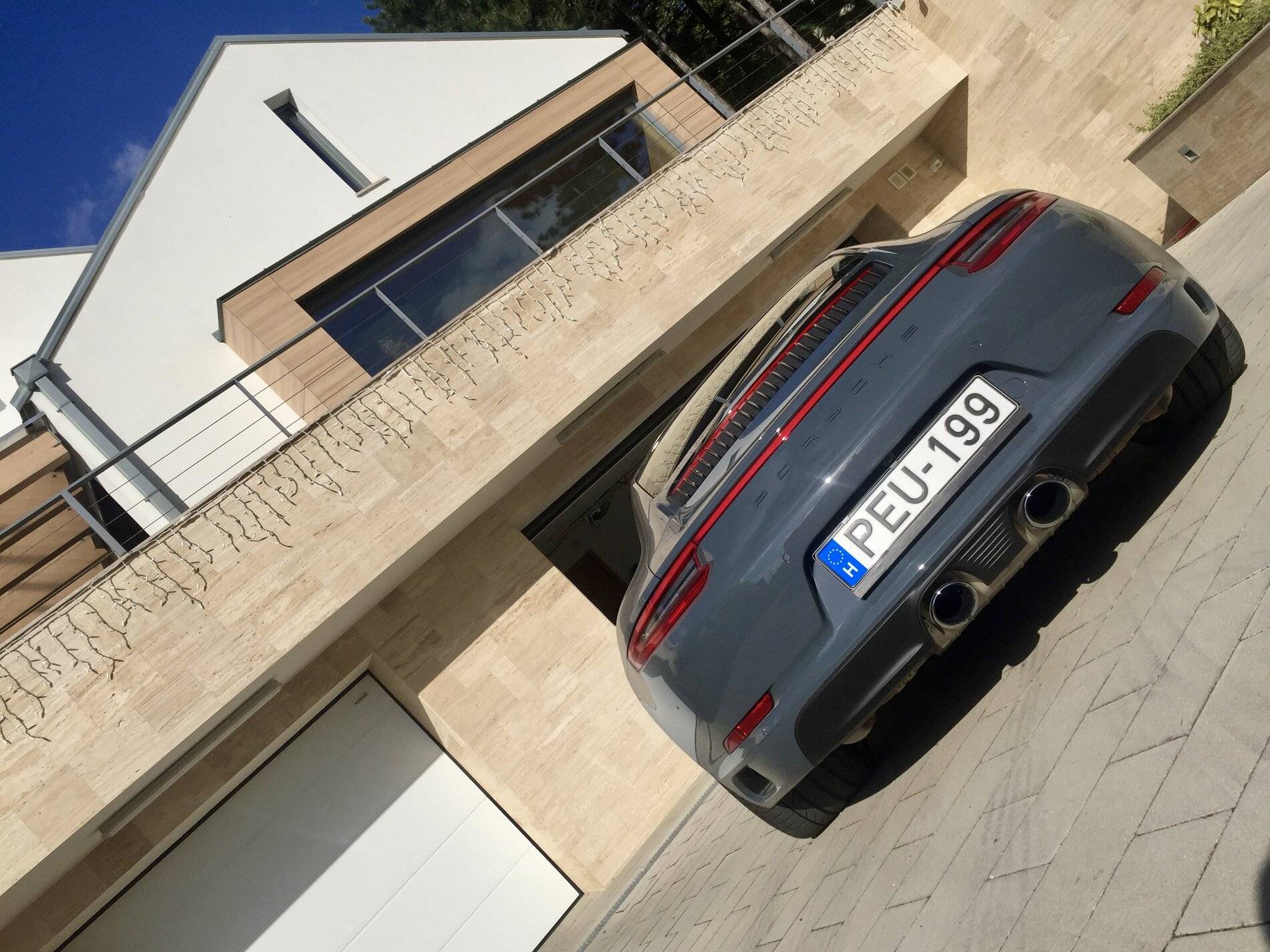 Porsche Taycan PORSHE TAYCAN TURBO missing electric steering wheel due to parts shortage? Really? fullsizeoutput_2e5f