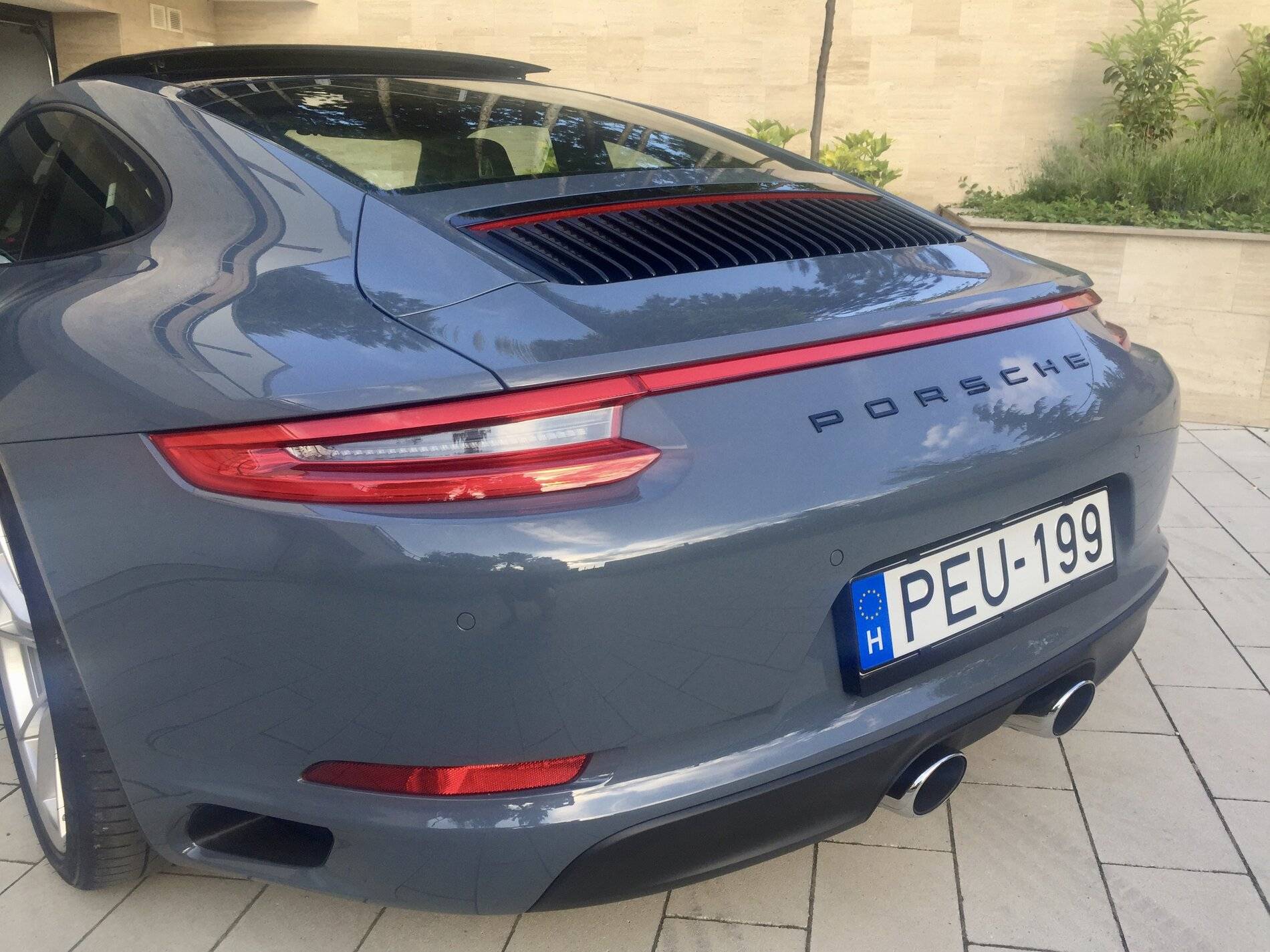 Porsche Taycan PORSHE TAYCAN TURBO missing electric steering wheel due to parts shortage? Really? fullsizeoutput_2e52