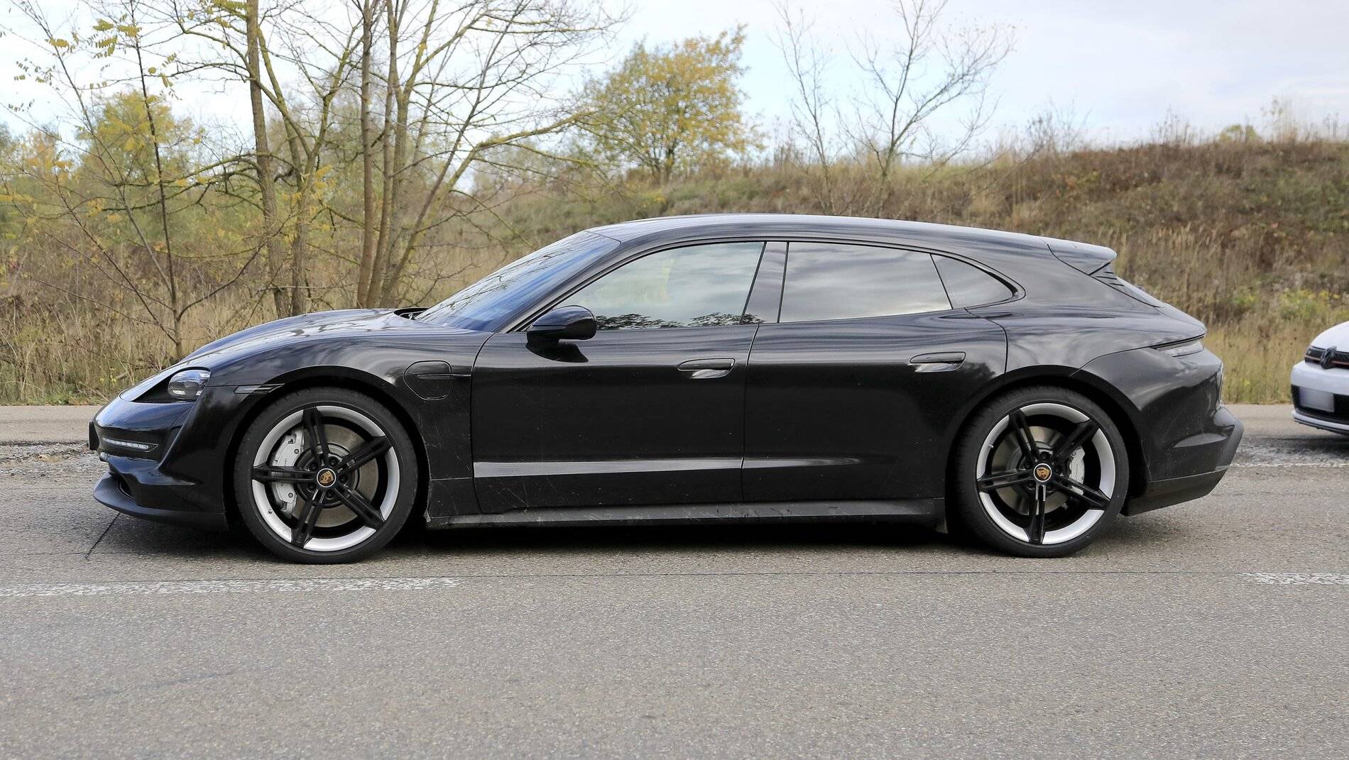 Porsche Taycan The Case For The GTS Porsche Taycan Sport Turismo spied 2-5