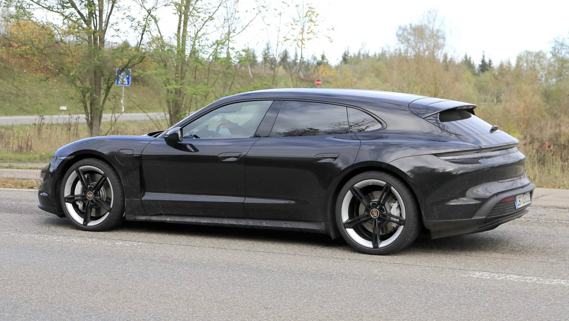 Porsche Taycan The Case For The GTS Porsche Taycan Sport Turismo spied 2-6
