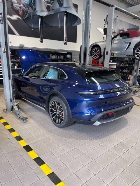 Porsche Taycan IT'S ARRIVED TASTER new car 1