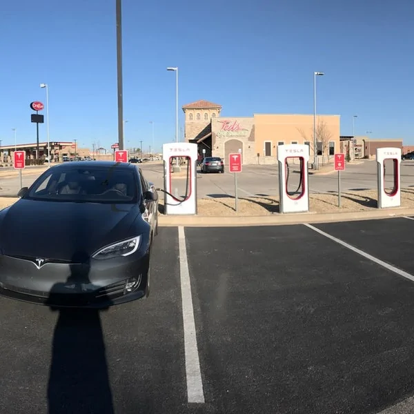 Porsche Taycan 400v charging upgrade - now a must have with Tesla network in NA? 1627643996954