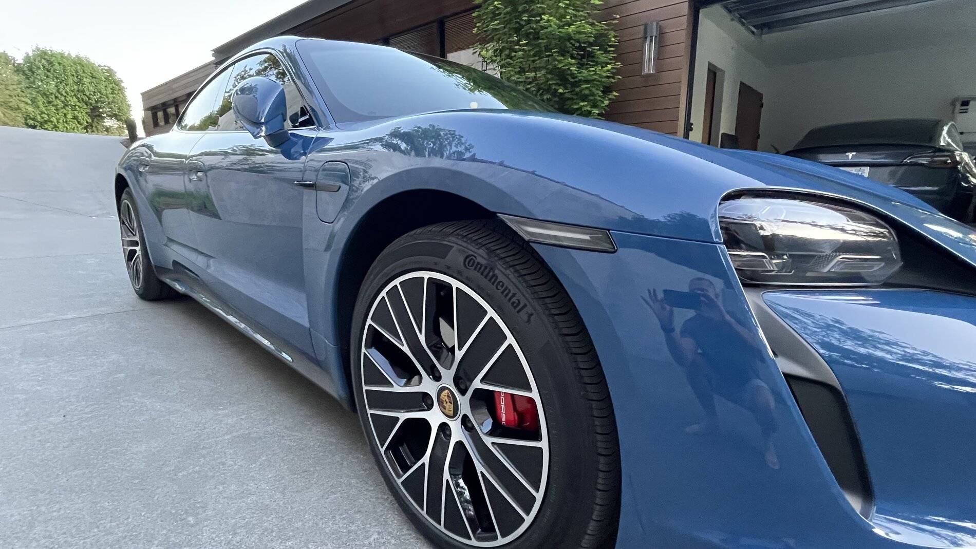 Porsche Taycan 2021 Neptune Blue 4S - Loaded- Mint Condition DDADC7A4-1E54-49C0-9B00-13F46C57849E