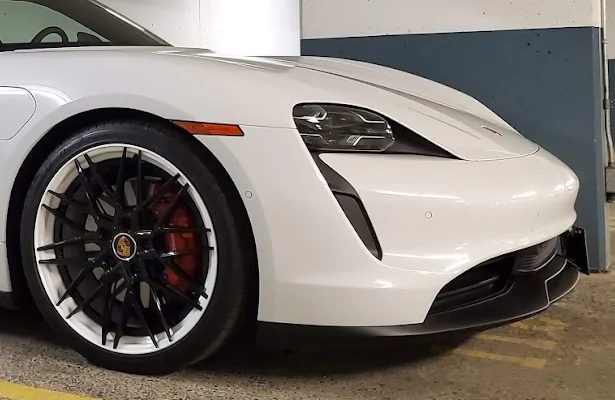 Porsche Taycan Dealing with the front license plate 1627762252444