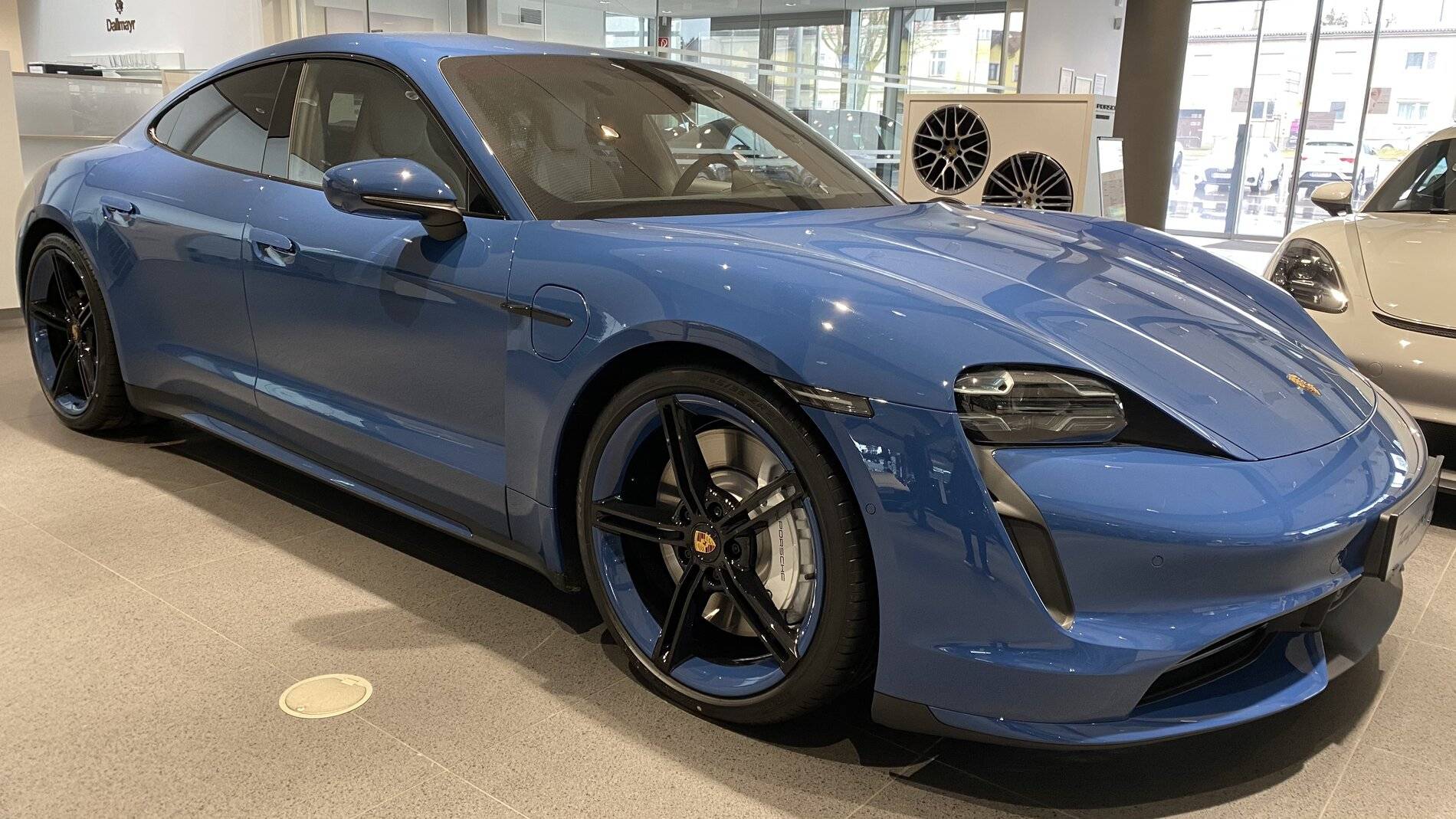 Porsche Taycan NEPTUNE BLUE Taycan Club tempImagegtjBRt