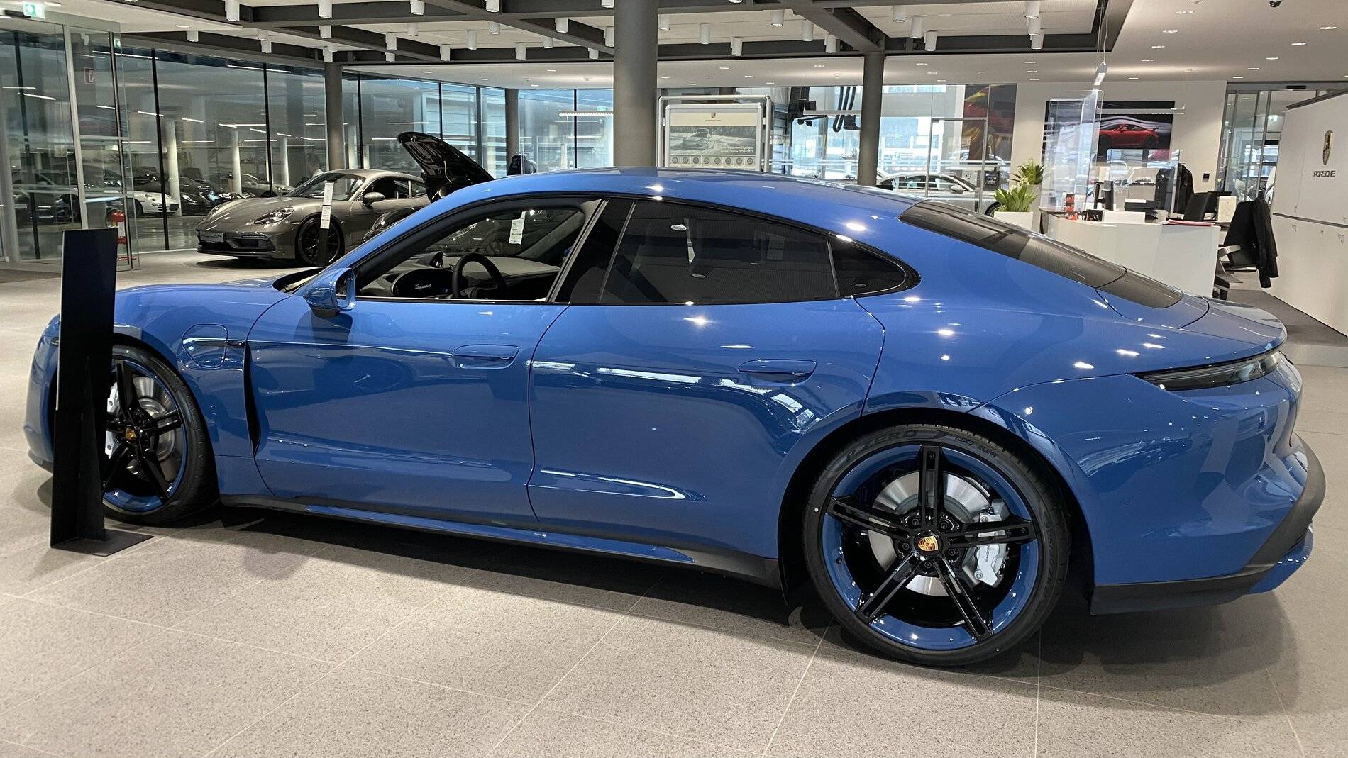 Porsche Taycan NEPTUNE BLUE Taycan Club tempImageYxiTw5