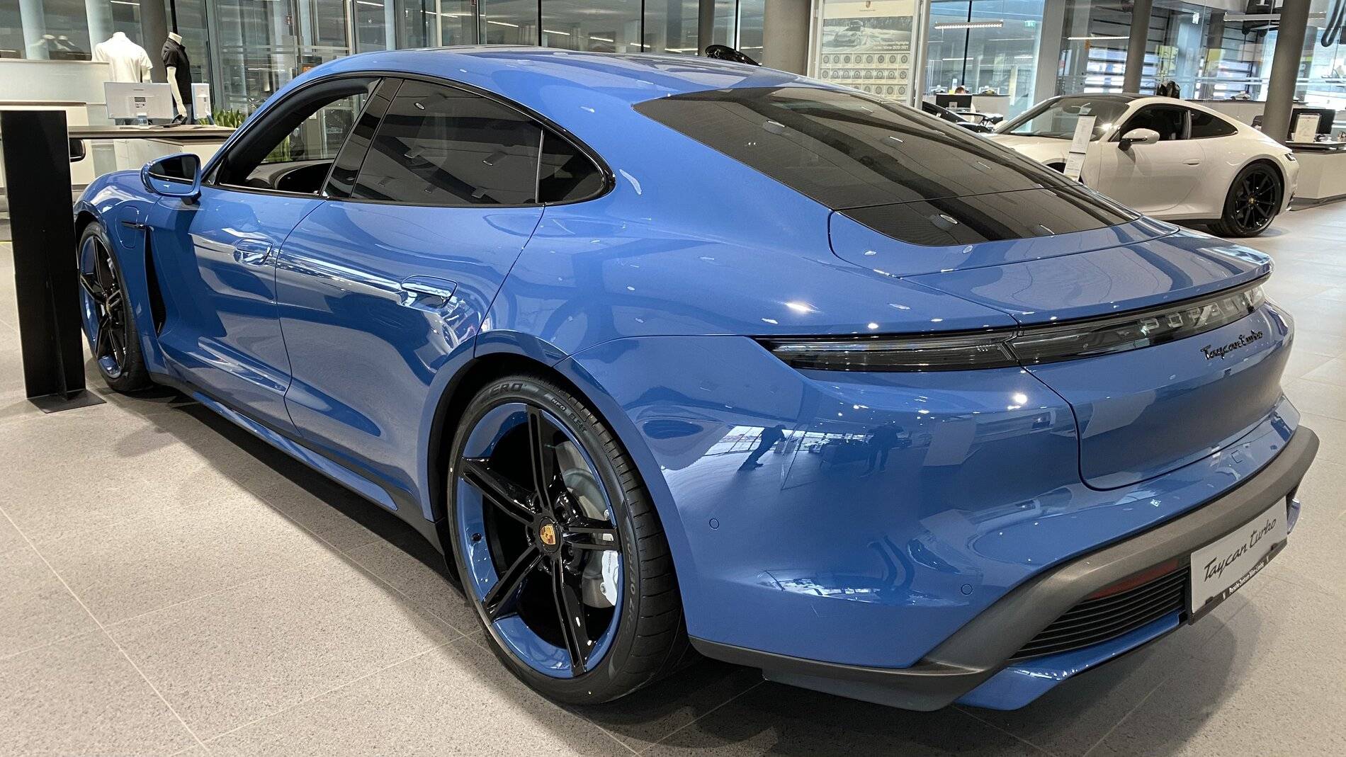 Porsche Taycan NEPTUNE BLUE Taycan Club tempImageAFTiI4