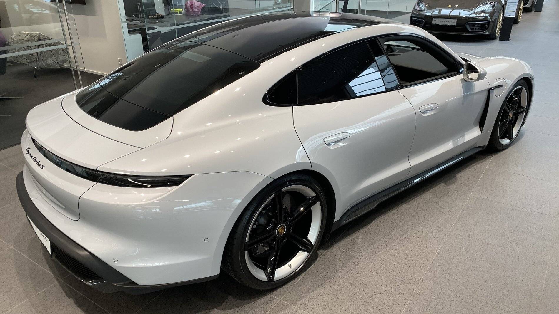 Porsche Taycan ICE GREY Taycan Club tempImage5PA1ml