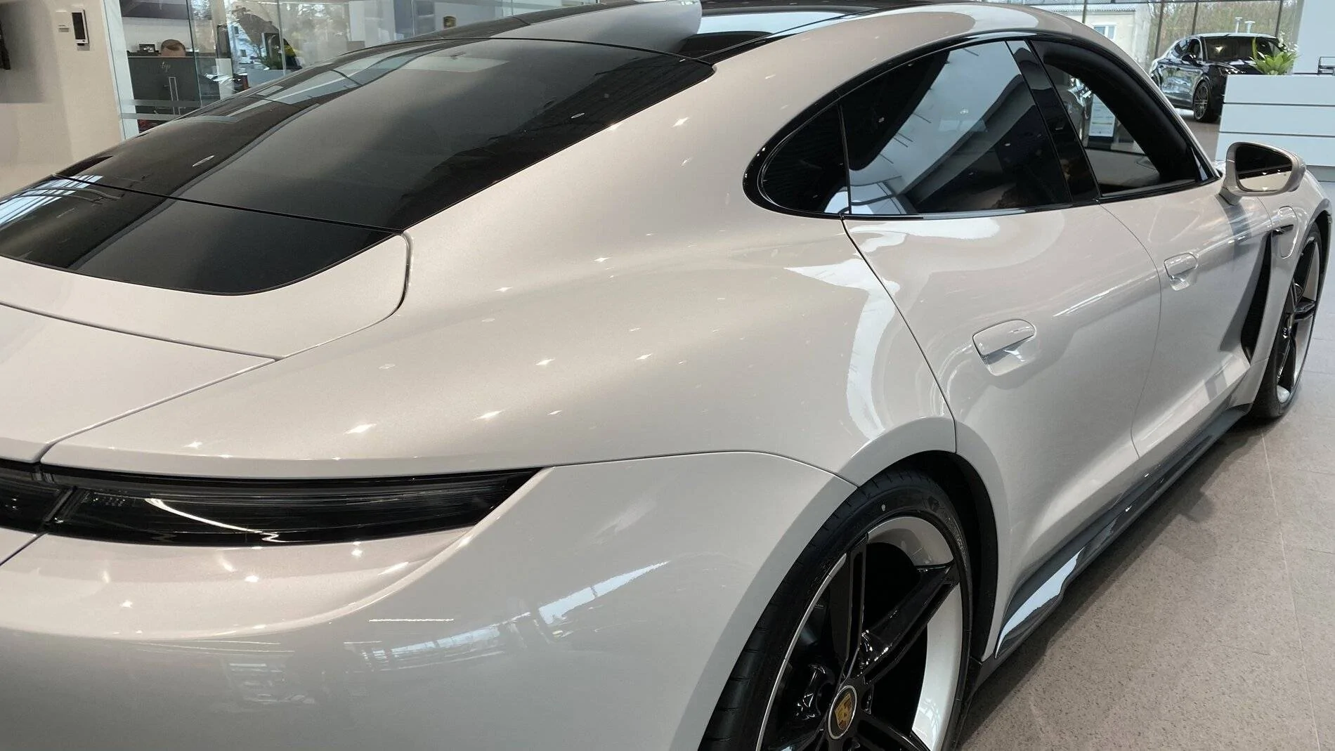 Porsche Taycan ICE GREY Taycan Club tempImageutRr4q