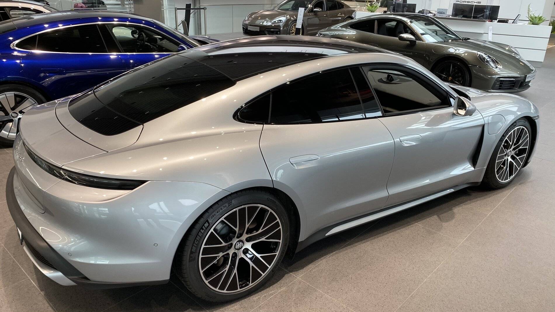 Porsche Taycan DOLOMITE SILVER Taycan Club tempImageu1OSVn