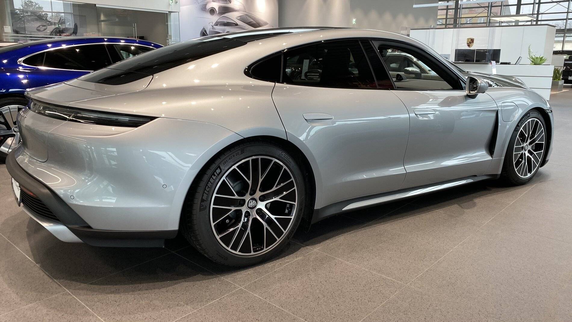Porsche Taycan DOLOMITE SILVER Taycan Club tempImage0Otz6u