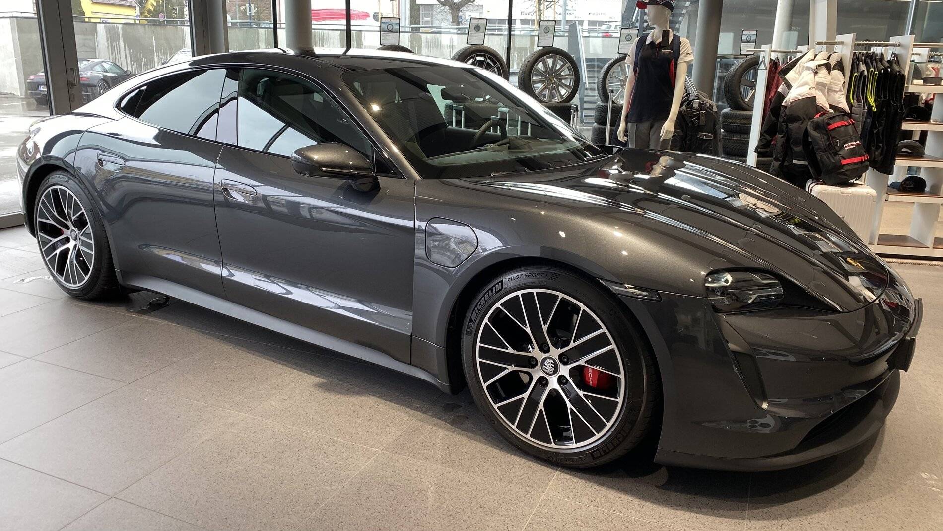 Porsche Taycan VOLCANO GREY Taycan Club tempImagevHI52A