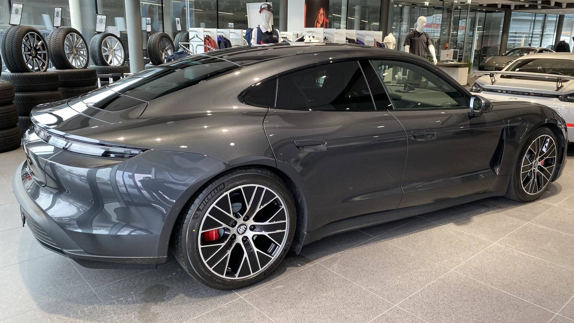 Porsche Taycan VOLCANO GREY Taycan Club tempImage36g0lJ