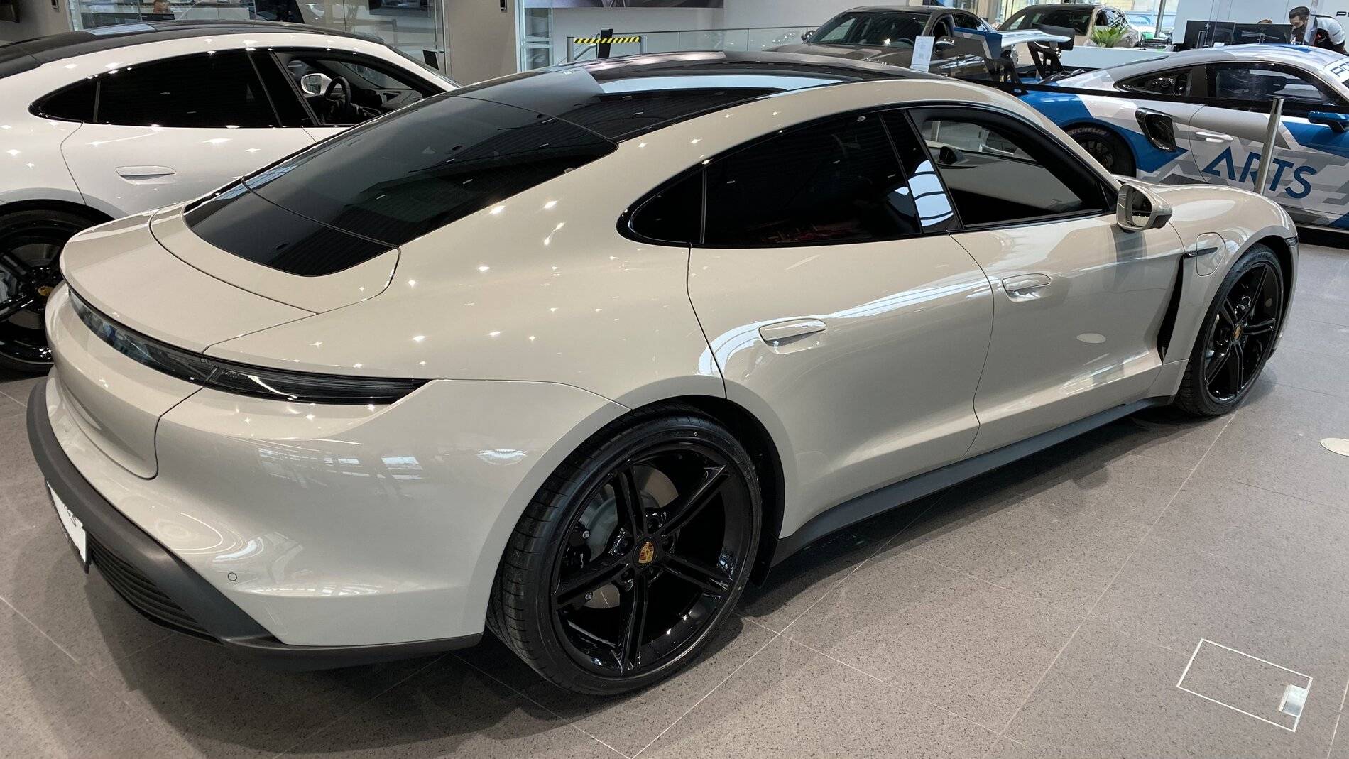 Porsche Taycan CHALK Taycan Club tempImagetDWPot