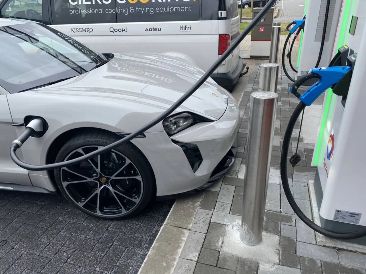 Porsche Taycan Taycan owners in Belgium? CT? EV fast charging in Belgium. 67C5B058-8E06-4386-9745-0688DC69135F