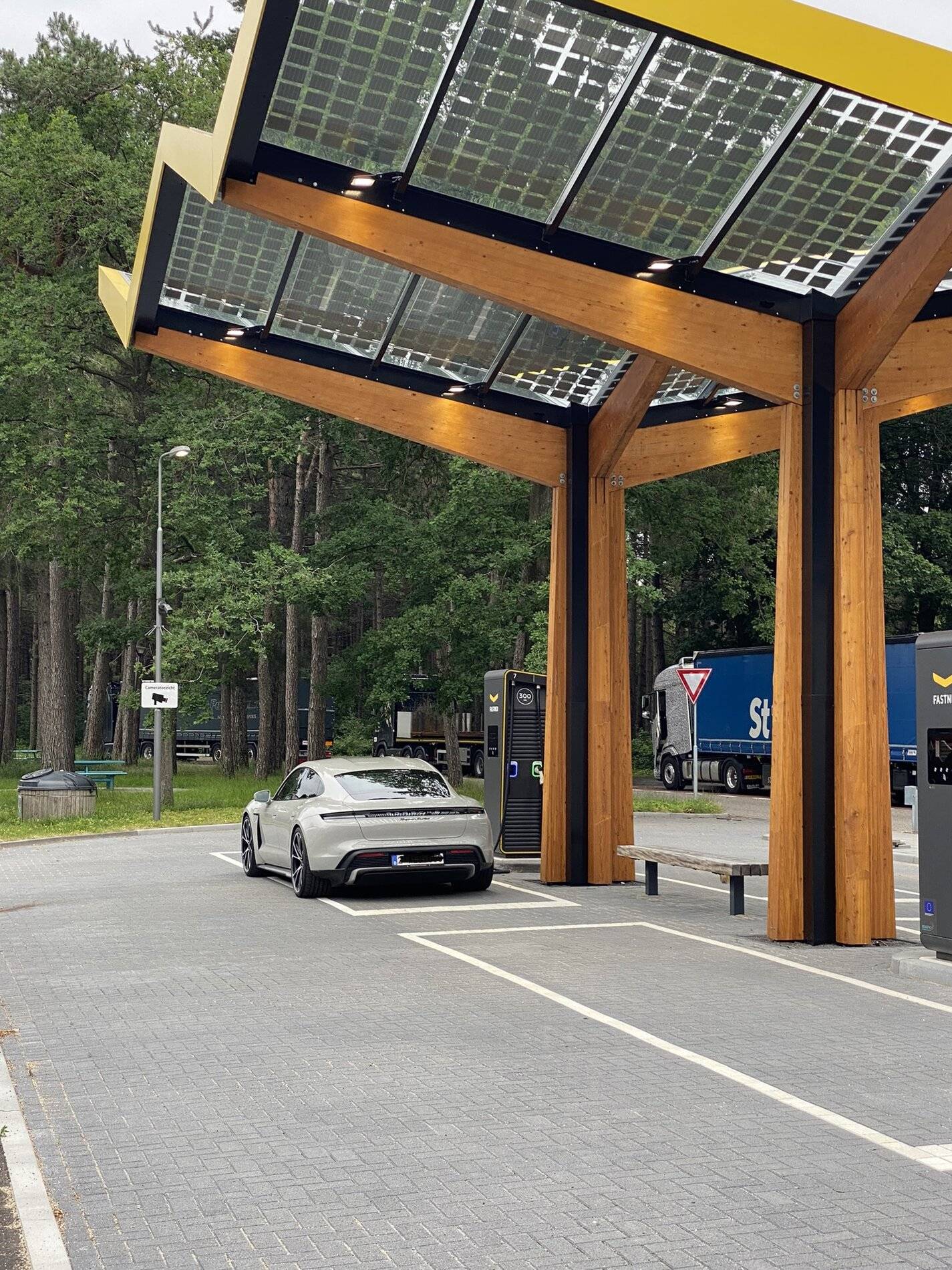 Porsche Taycan Taycan owners in Belgium? CT? EV fast charging in Belgium. D56001CC-8E54-4797-B6FD-716A02A80FE4