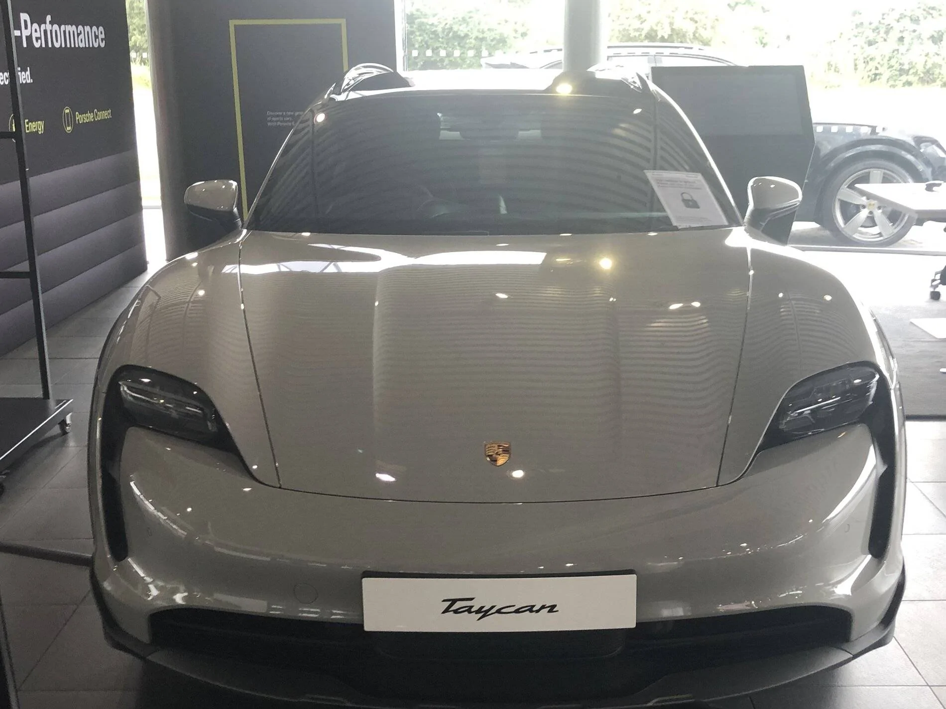 Porsche Taycan CT 4S Crayon Nottingham Porsche 3E176CFB-51D6-4D9F-AD22-1039F4505A70