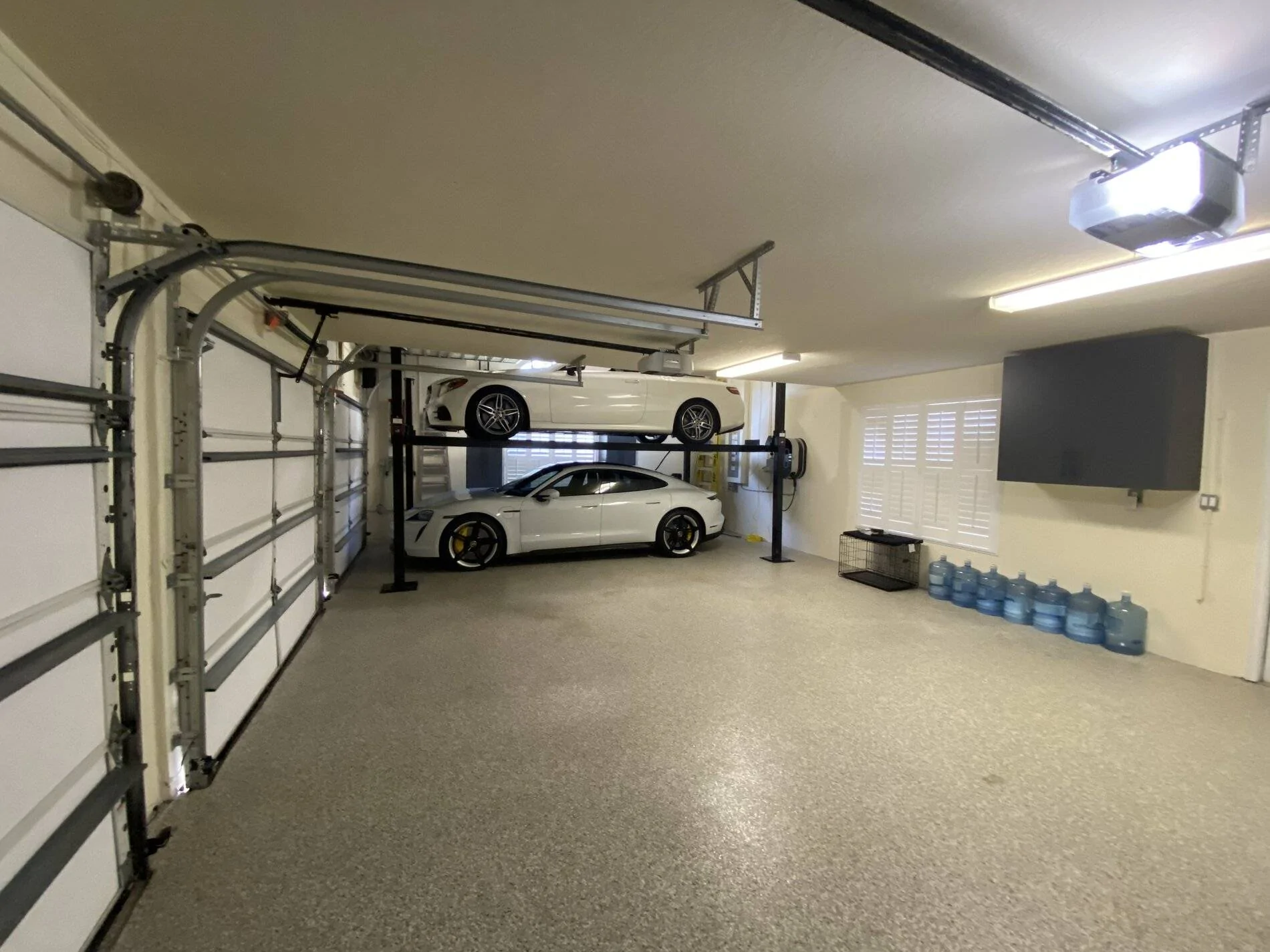 Porsche Taycan New Lift for Porsche 911 and Taycan Turbo S IMG_6867