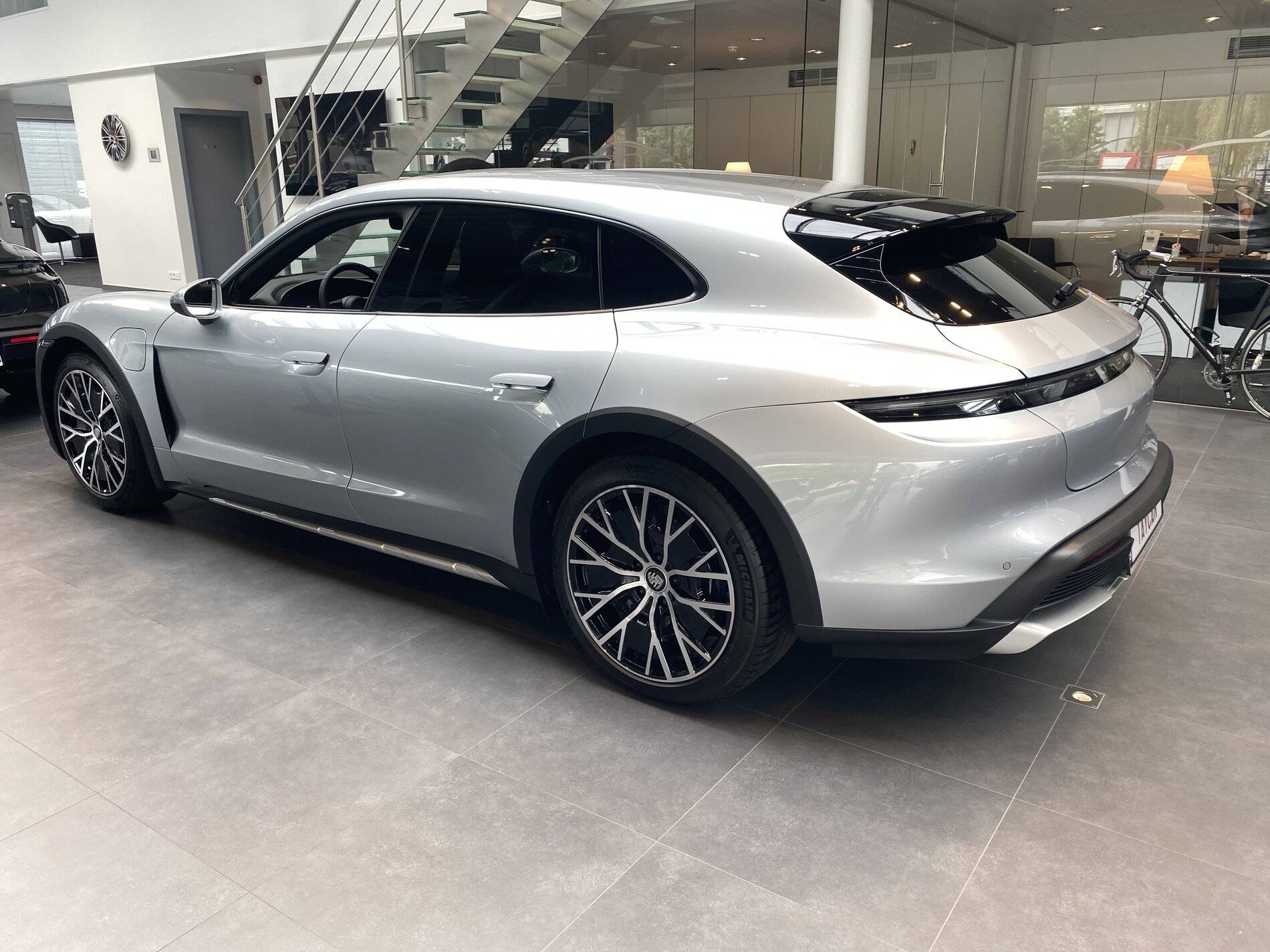 Porsche Taycan CT 4S Crayon Nottingham Porsche 19E6FE50-EFB0-49D0-8E14-3CE9DB345974
