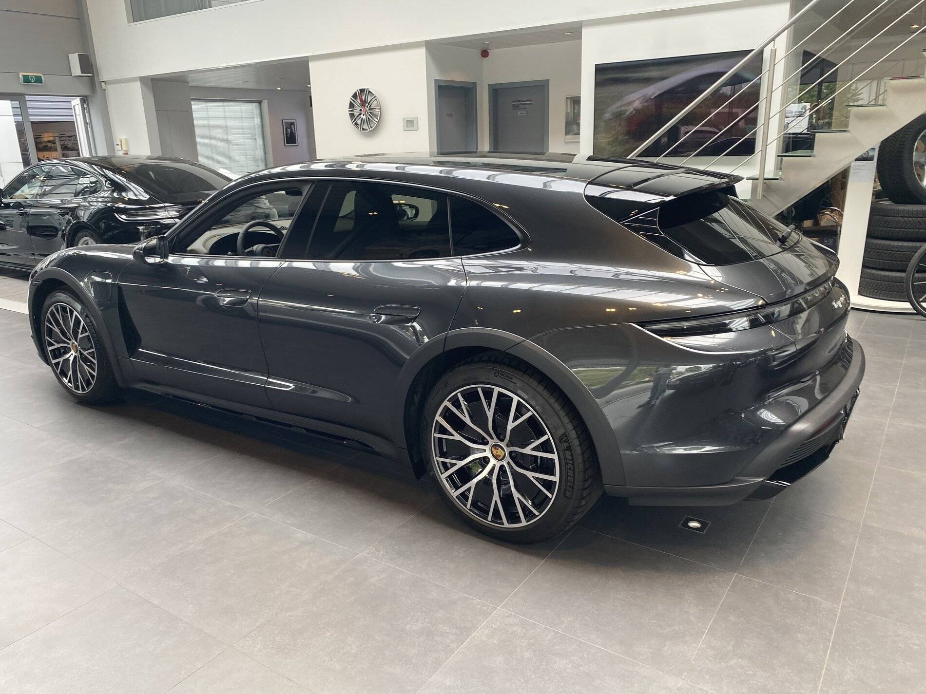 Porsche Taycan CT 4S Crayon Nottingham Porsche A85D8D24-F467-4F37-A6BB-442CCBB1AF85