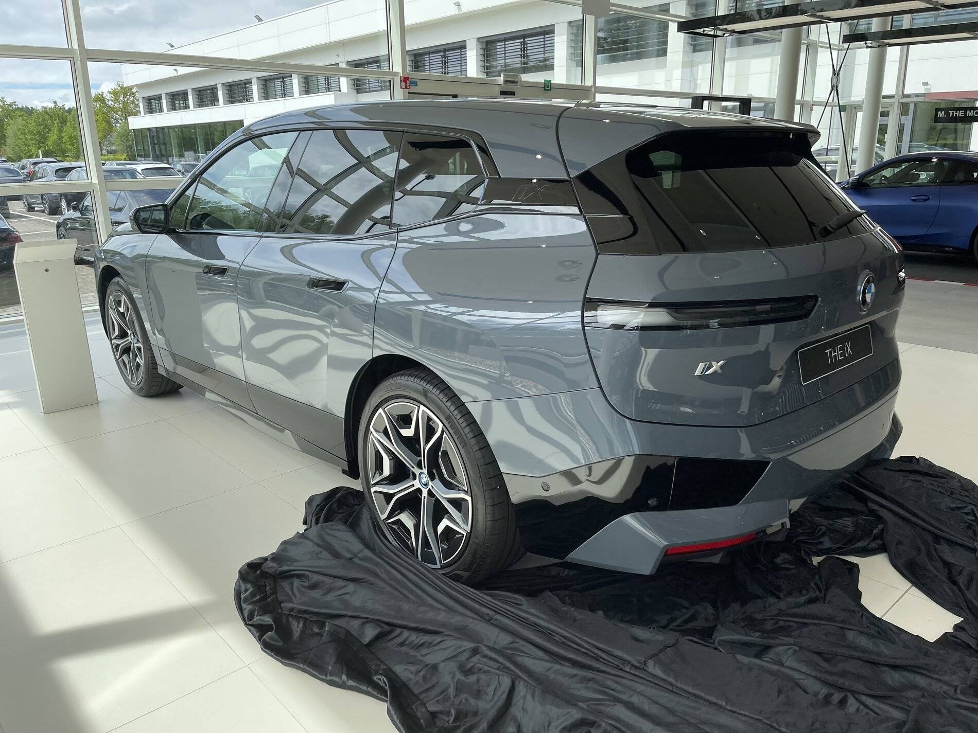 Porsche Taycan BMW i4 and iX in person 861A5FA5-5CF8-4469-AF2B-68784E8821D6