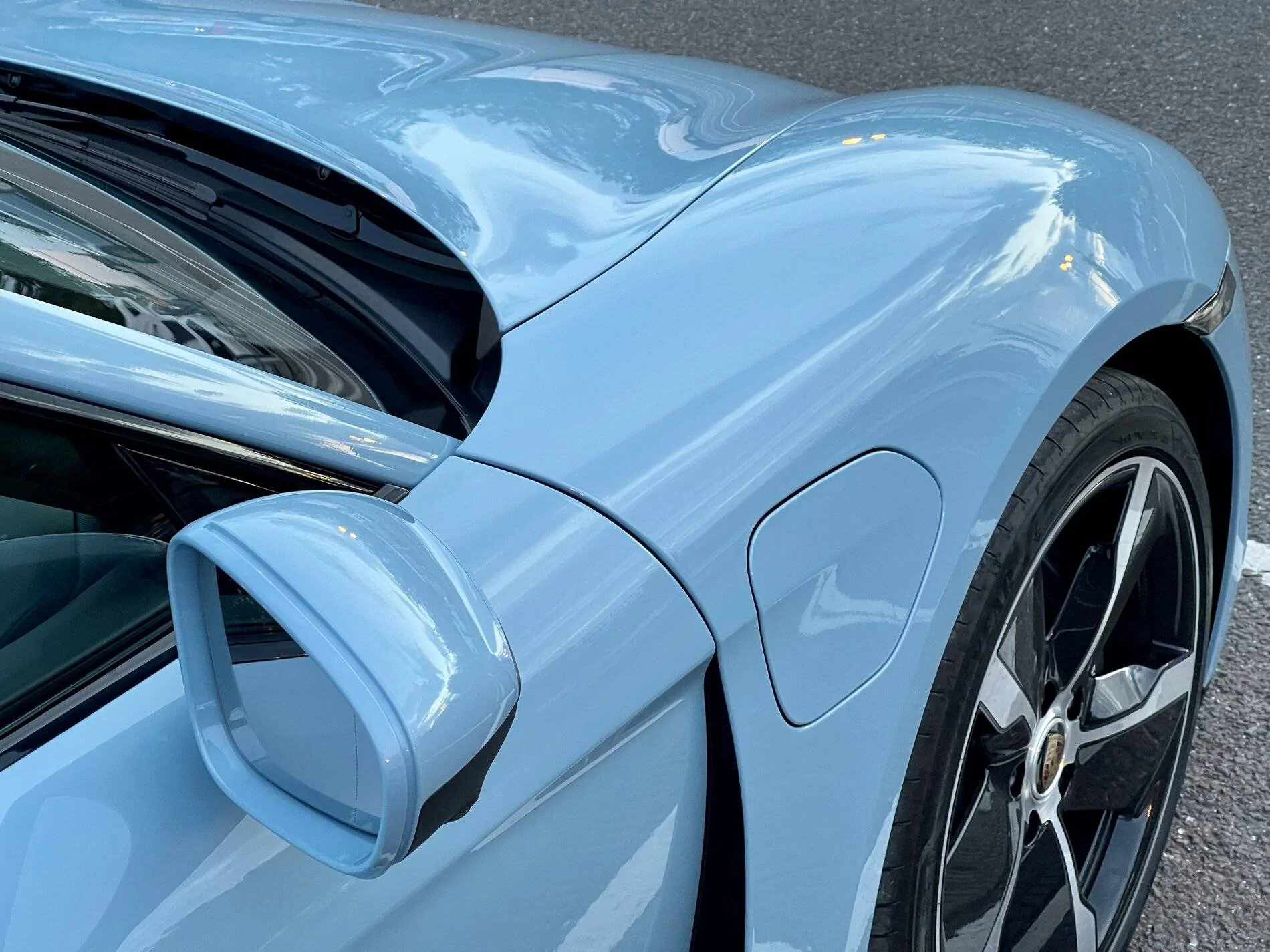 Porsche Taycan FROZEN BLUE Taycan Club 9F024DB1-20BE-4D44-9BC9-2E1F5CDEC79C