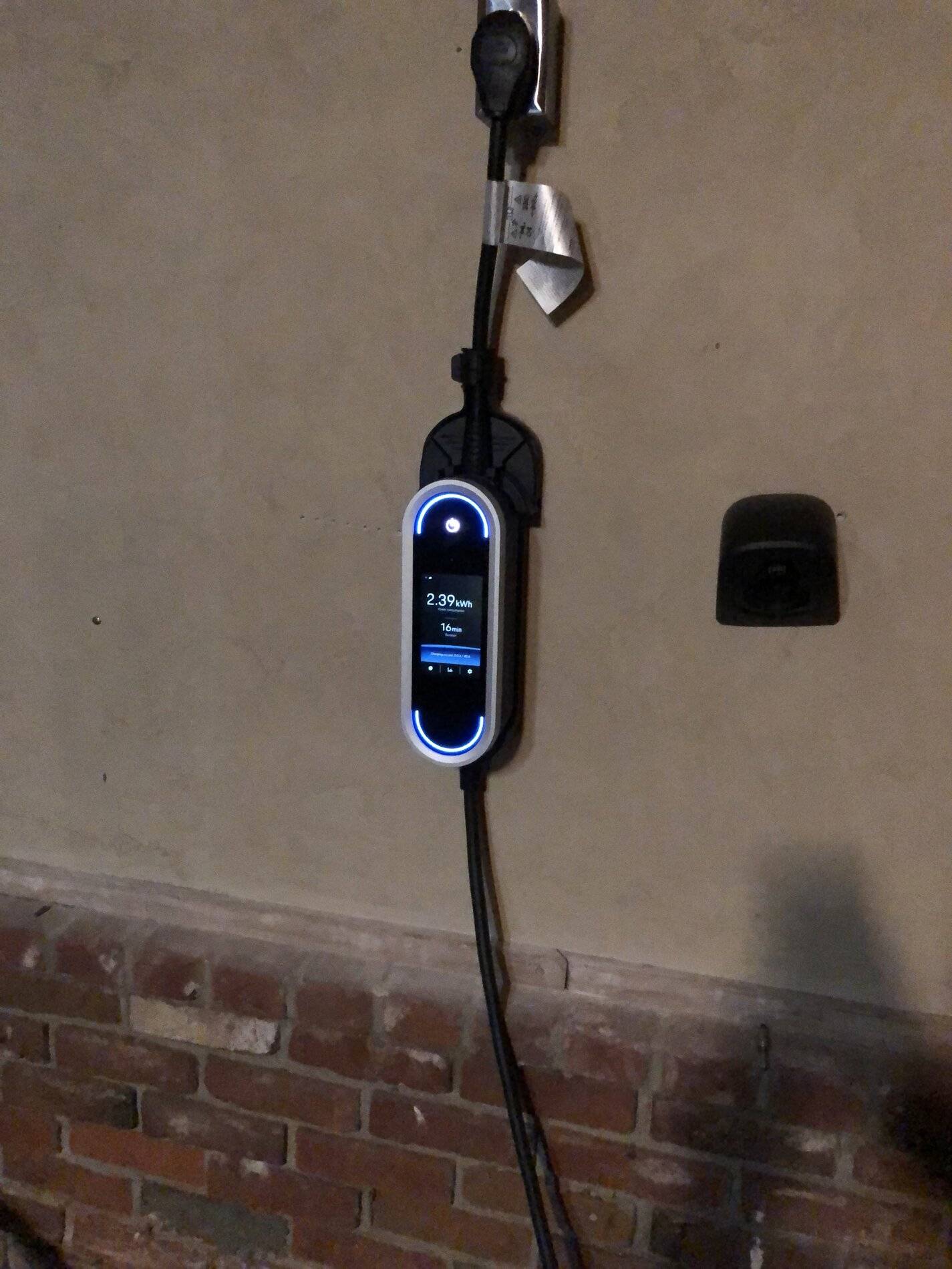 Porsche Taycan Charger waiting on timer - blinking/flashing? 14B7EEF4-904D-4D27-B397-1531F9F1FC9C