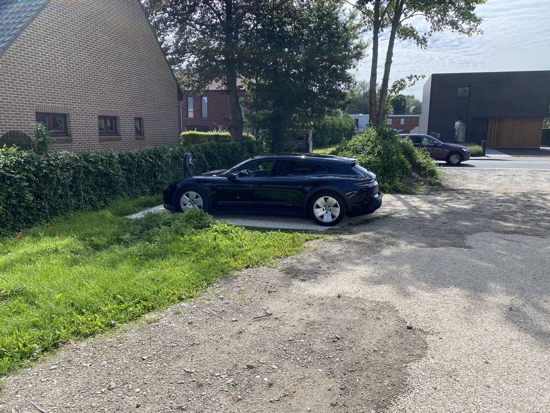 Porsche Taycan Here she is 30CD3380-97D1-44DE-958F-44EA95B1CD95