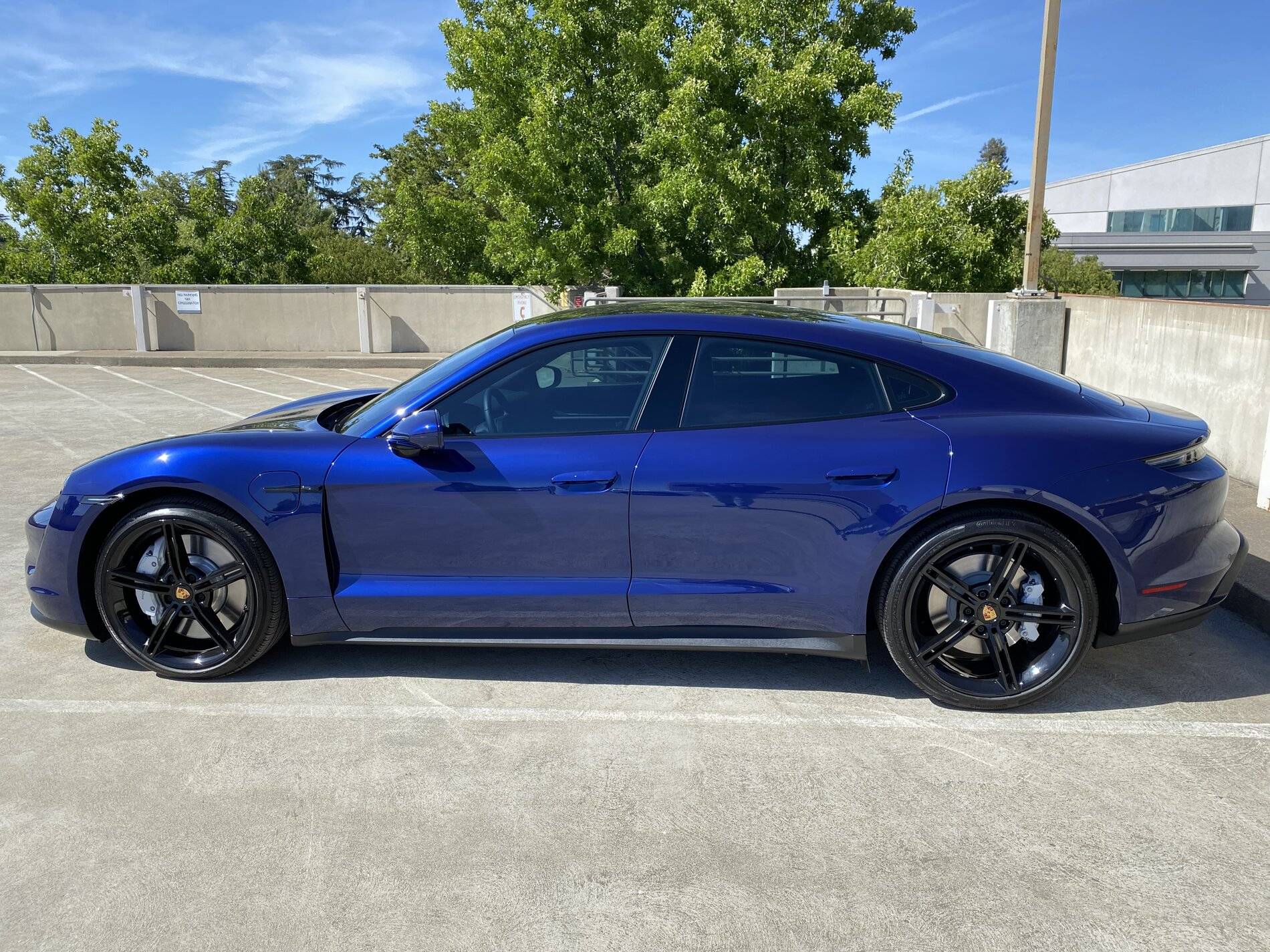Porsche Taycan Mission E wheels E284BAFE-A482-4EE1-A63D-FF05176187D2