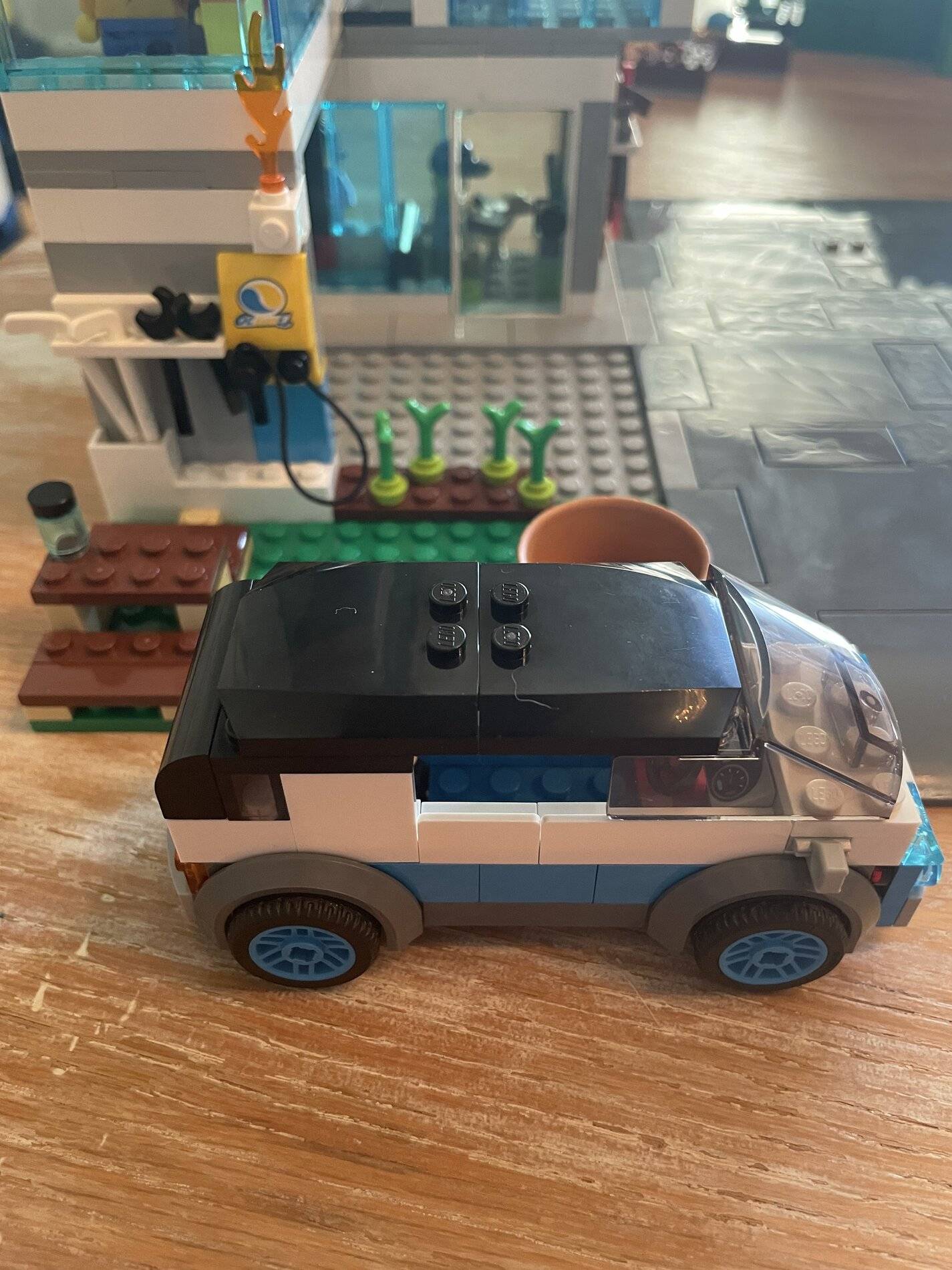 Porsche Taycan LEGO EV comes with Tachometer 2966079B-2502-4F76-BD5E-8116C95A4AF2