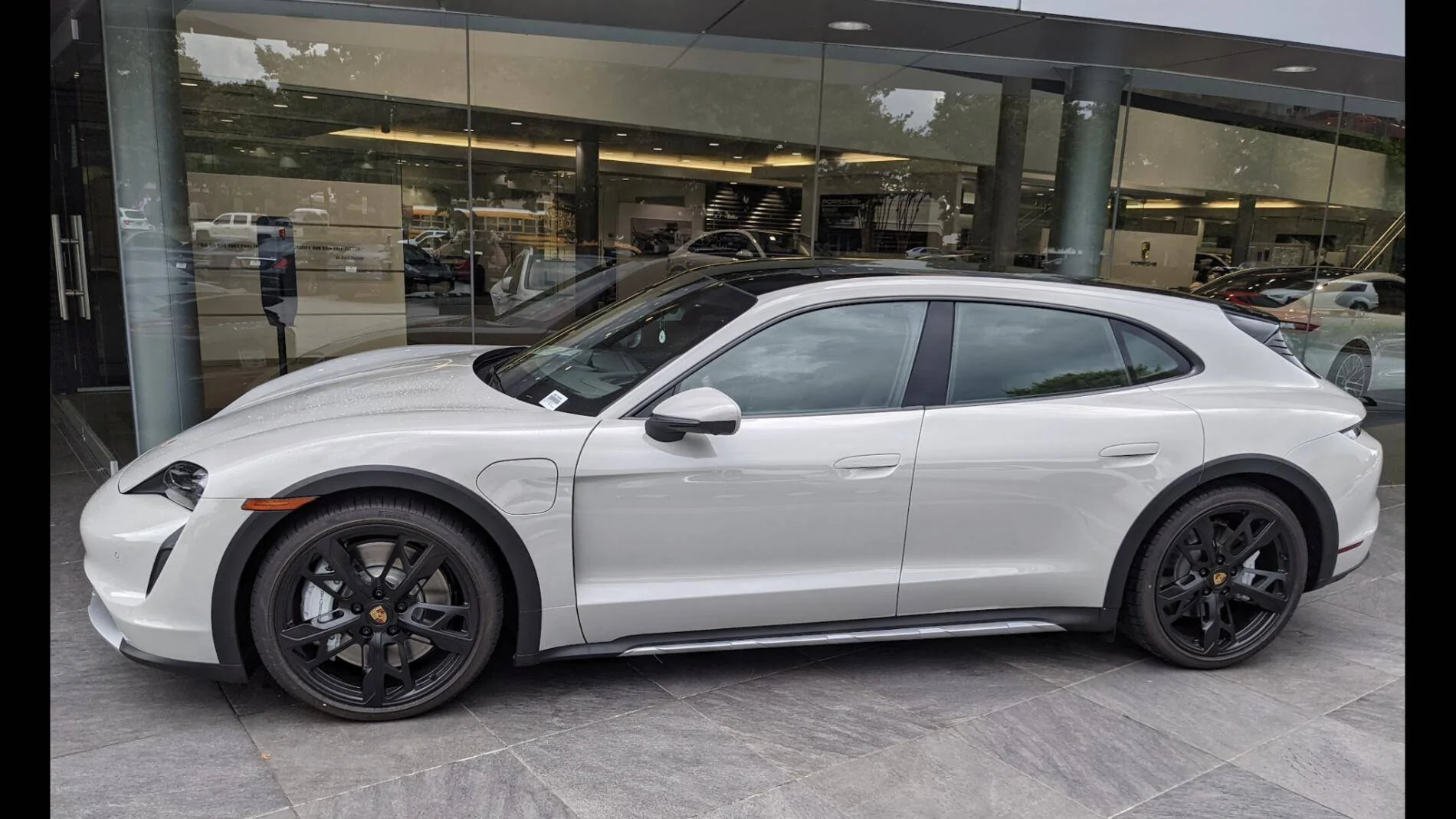 Porsche Taycan Turismo CT arrived - Chalk with Slate interior and 21” FC838FFF-AAD7-46C6-AB59-90DE67DBFF77
