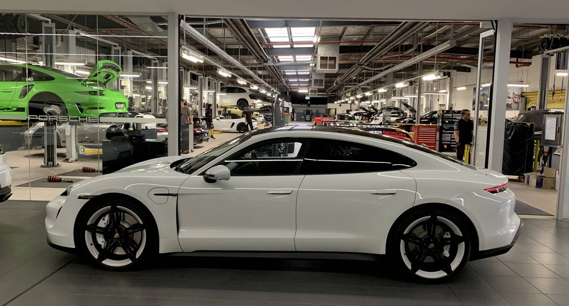 Porsche Taycan Porsche Taycan Configurator Online. Share Your Build! C0CC825F-0AFA-4EBA-97D7-84F509CB77BC