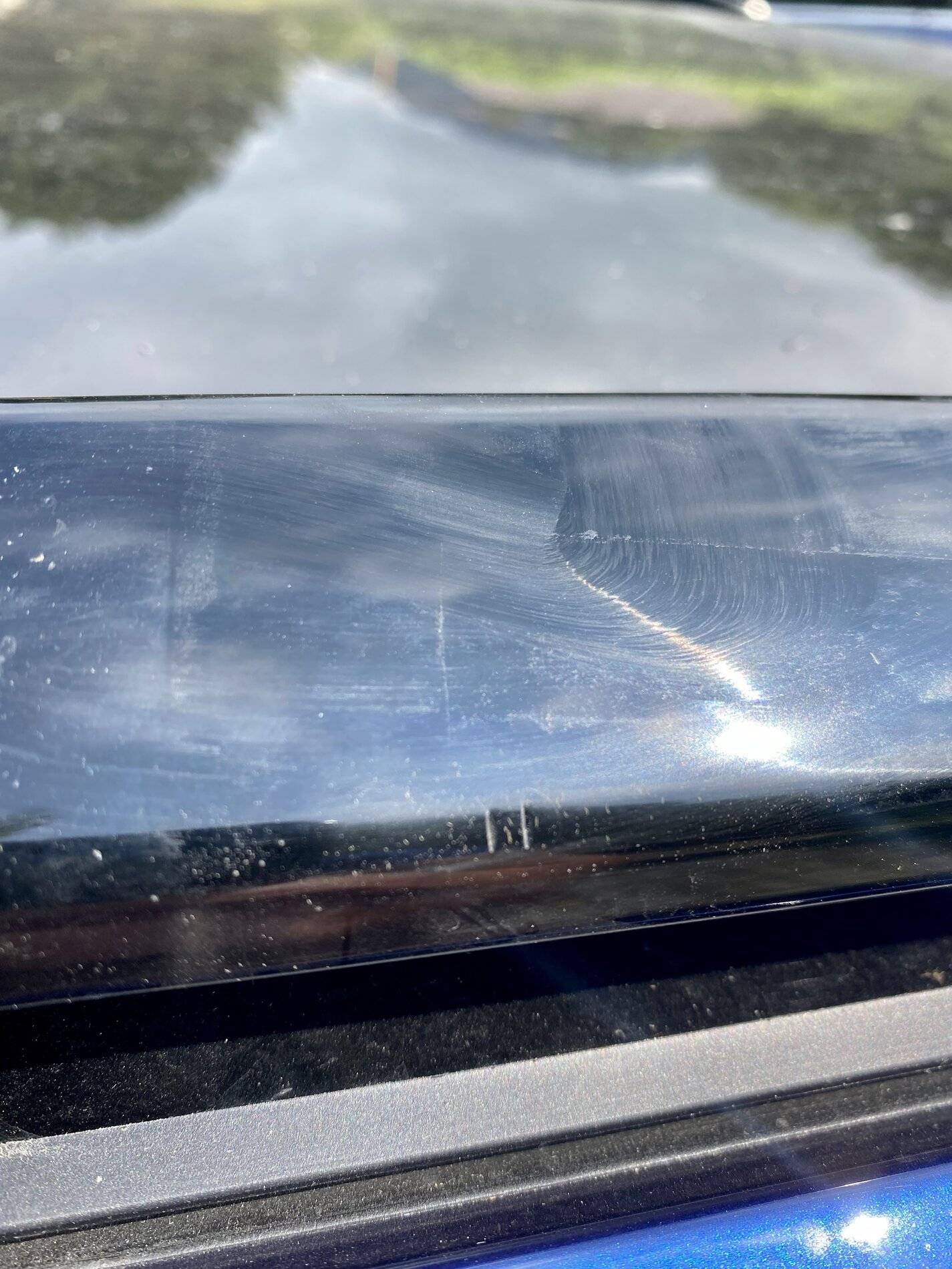 Porsche Taycan Anyone got the Porsche roof bars and box? BC315938-0E7B-4264-B1EC-91F9DE688779