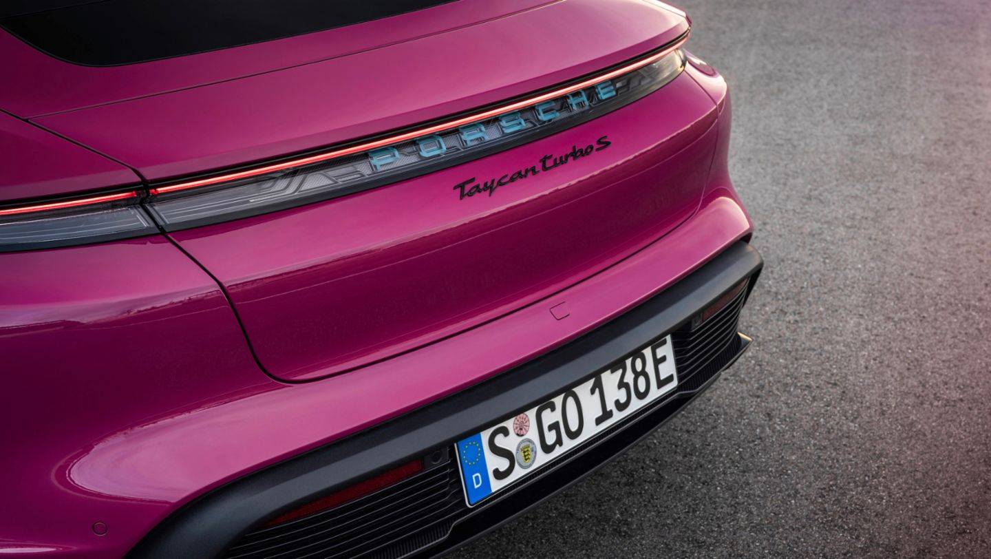 Porsche Taycan ? Official Release: 2022 Porsche Taycan Upgrades & New Colors 6_sternrubin