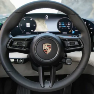 Porsche Taycan Different steering wheels 1629905538446