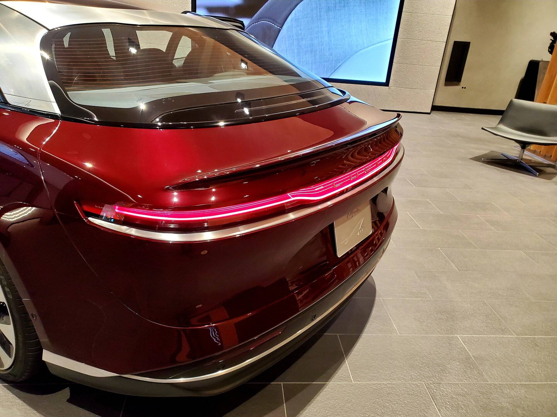 Porsche Taycan Lucid Air - Motor Trend Review 20210415_191543