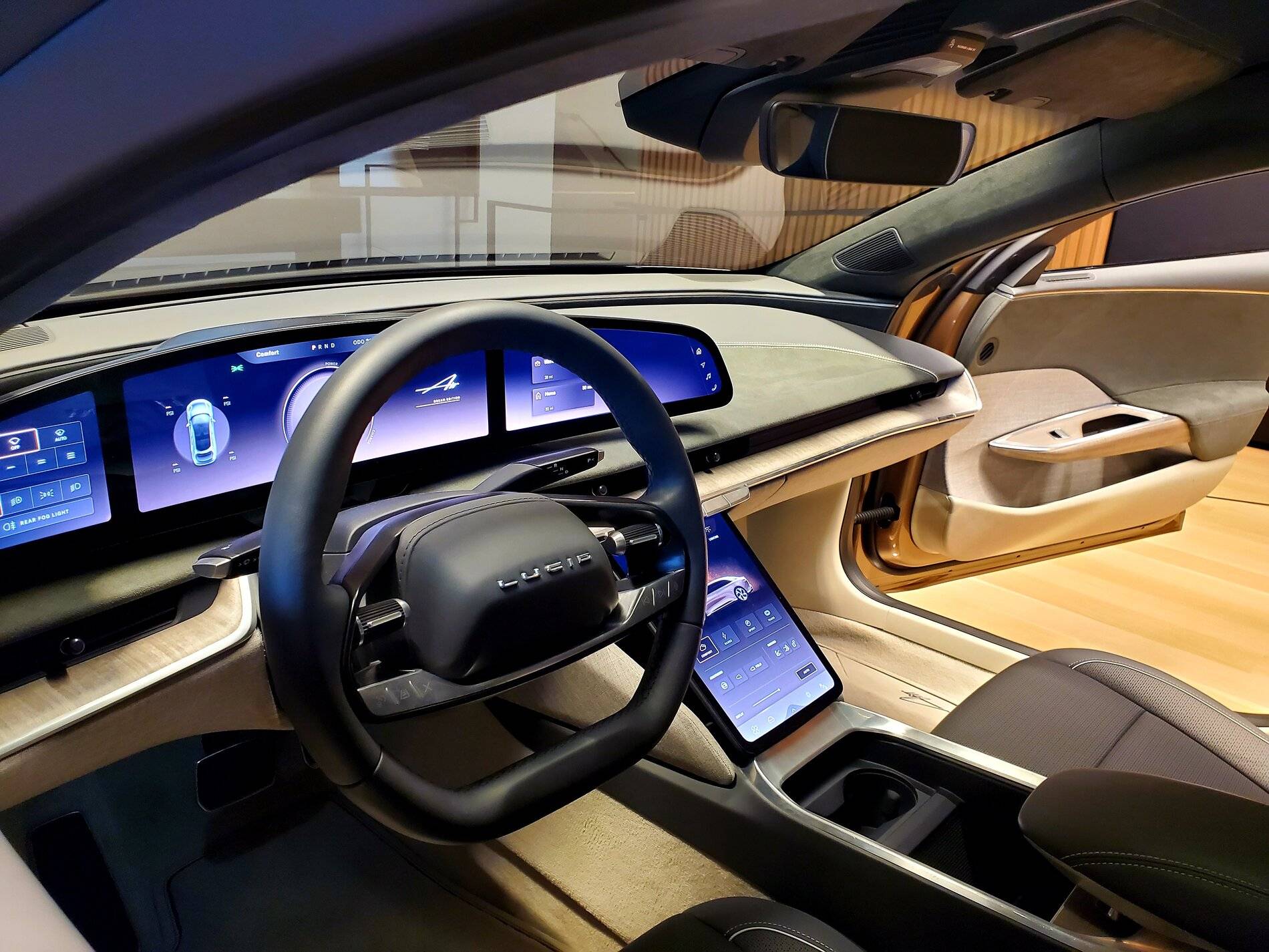 Porsche Taycan Lucid Air - Motor Trend Review 20201203_162905