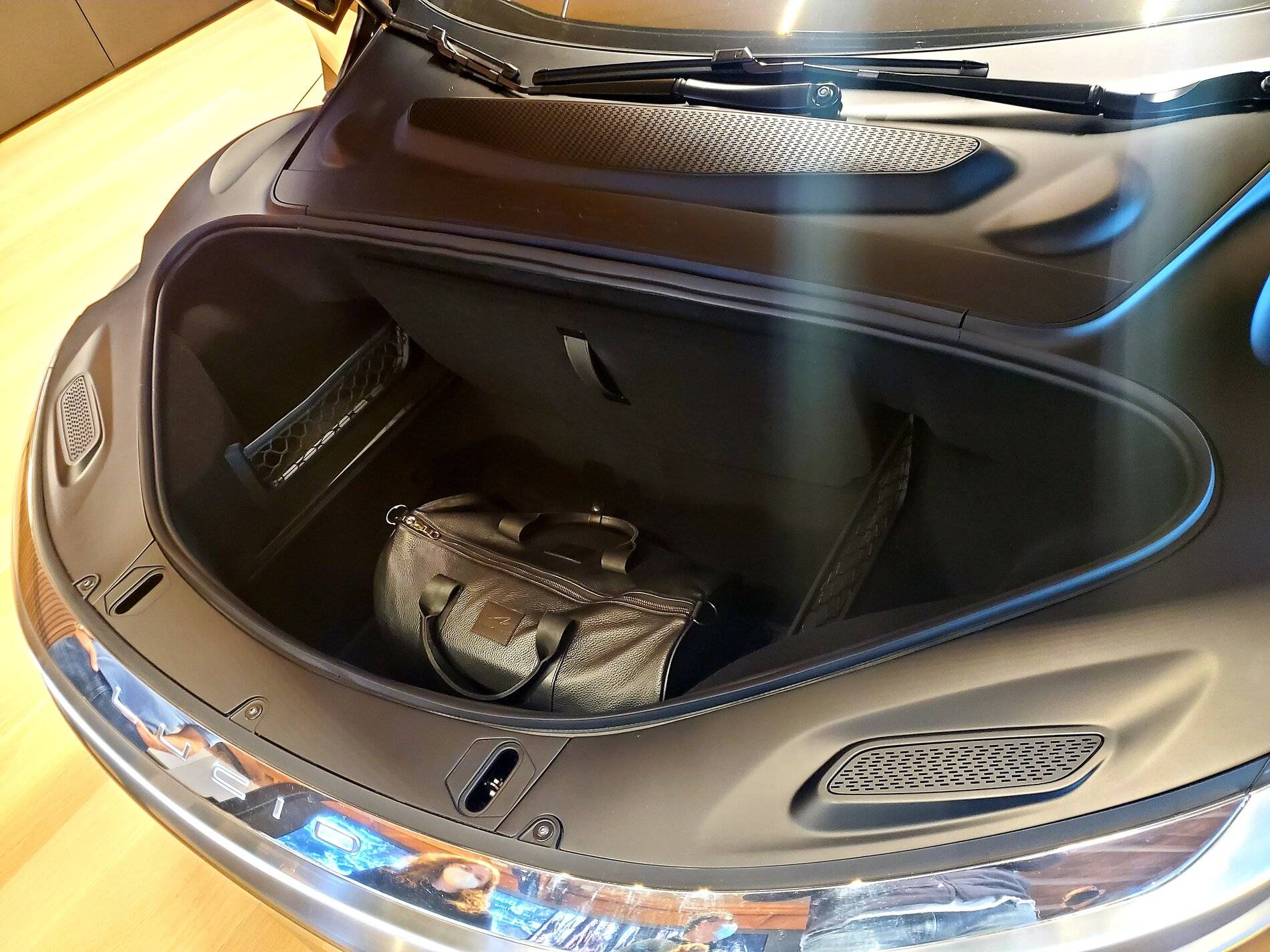 Porsche Taycan Lucid Air - Motor Trend Review 20201203_162949
