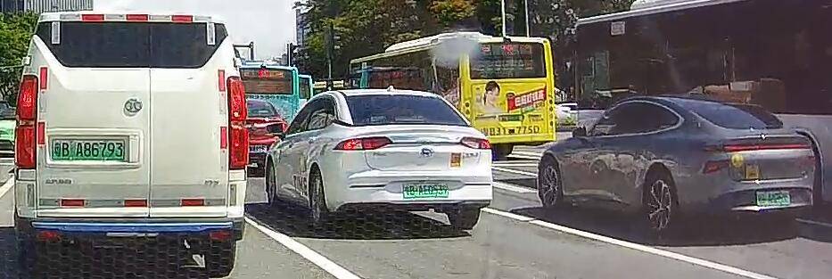Porsche Taycan Scared to ask... anyone tempted by Model S Plaid? 1629954670571