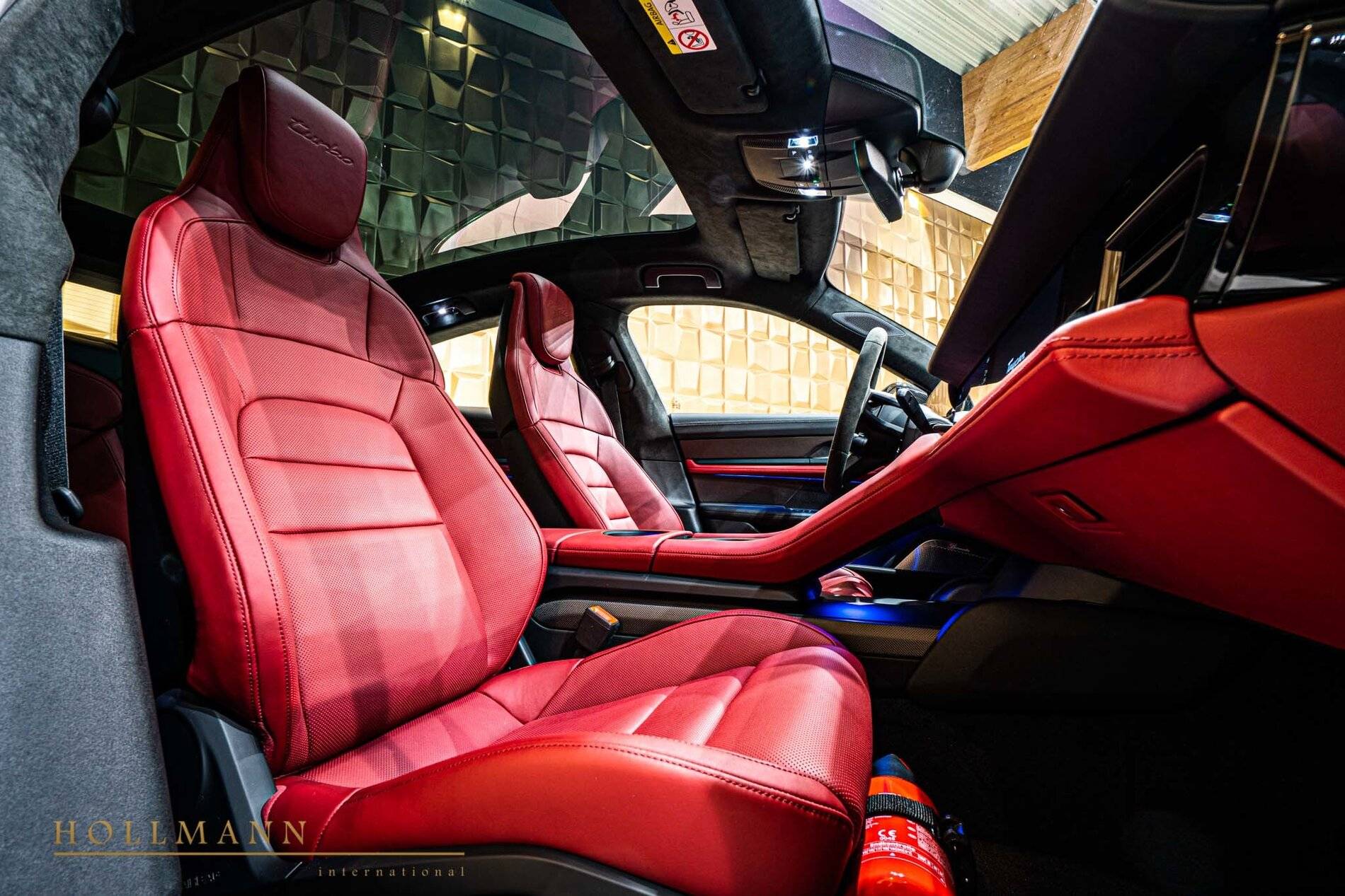 Porsche Taycan Pics of Fire Extinguisher? 18C65006-8B15-488E-A22C-5BF52645A052