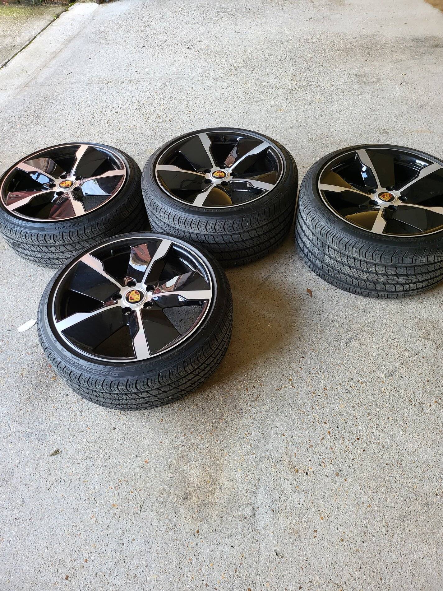 Porsche Taycan (SOLD!)  21" OEM PORSCHE TAYCAN EXCLUSIVE DESIGN WHEELS 20210828_153823