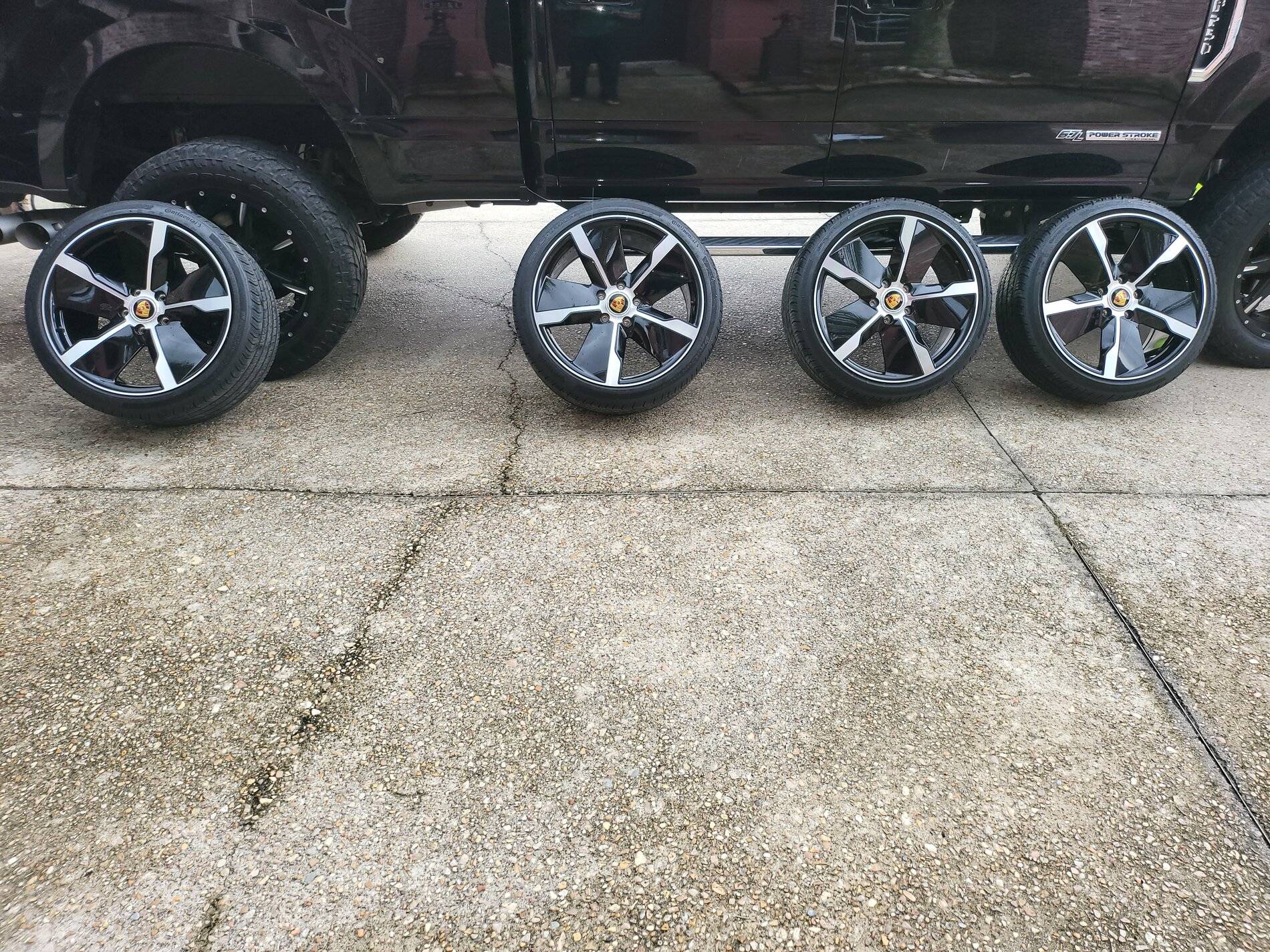 Porsche Taycan (SOLD!)  21" OEM PORSCHE TAYCAN EXCLUSIVE DESIGN WHEELS 20210828_160604
