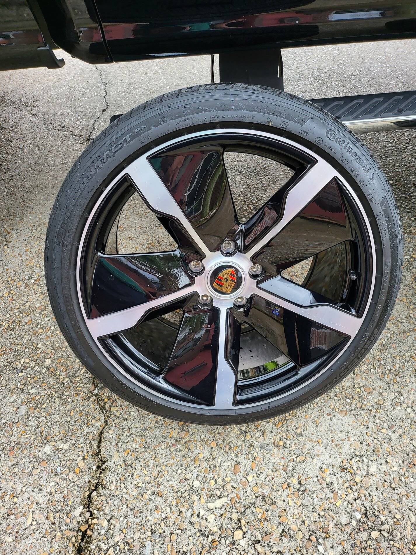 Porsche Taycan (SOLD!)  21" OEM PORSCHE TAYCAN EXCLUSIVE DESIGN WHEELS 20210828_160617