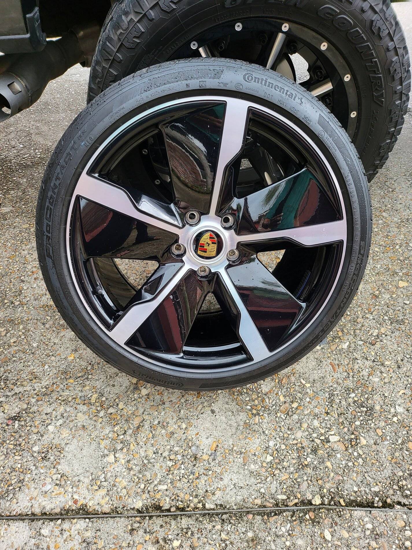 Porsche Taycan (SOLD!)  21" OEM PORSCHE TAYCAN EXCLUSIVE DESIGN WHEELS 20210828_160613