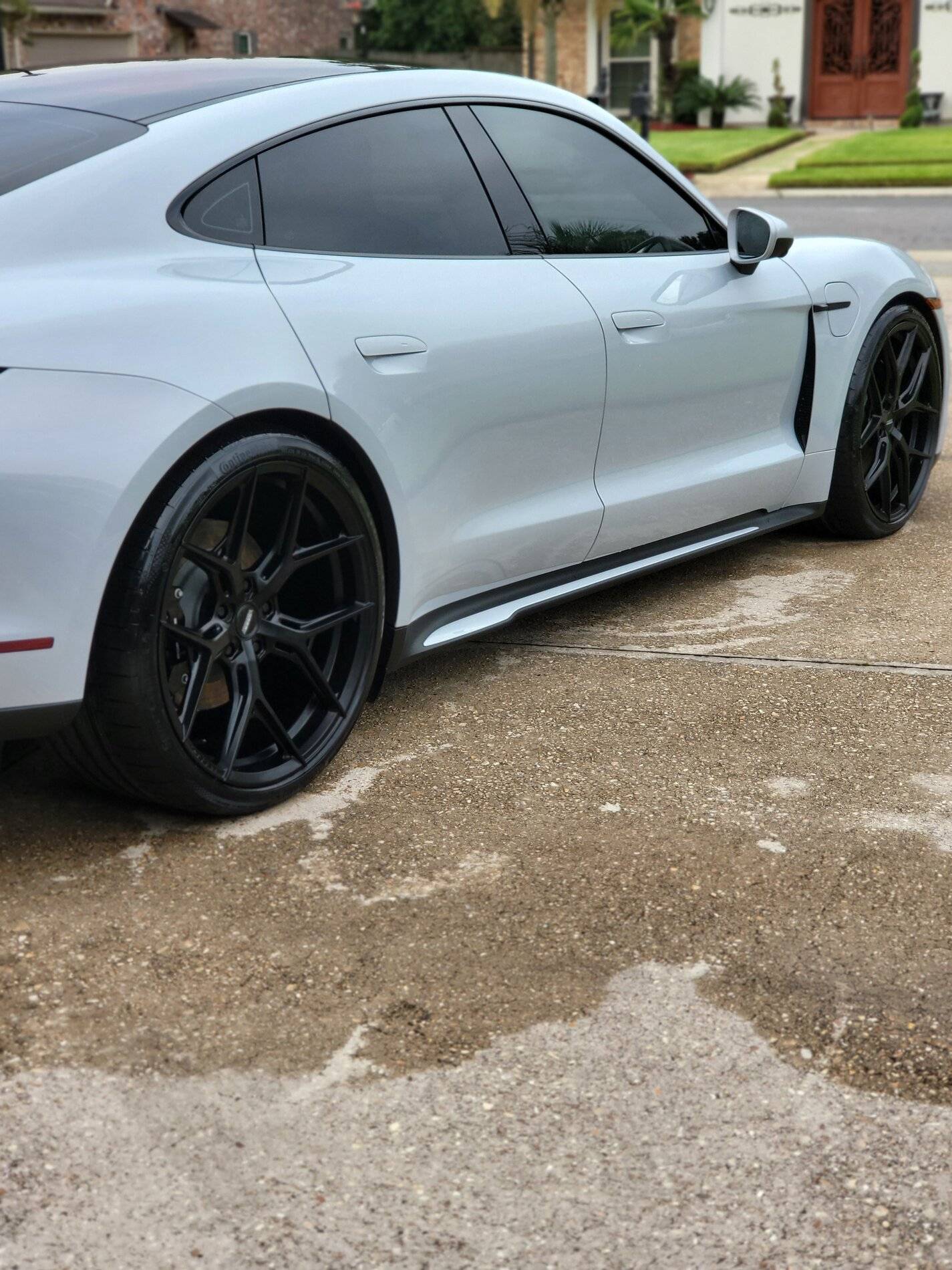 Porsche Taycan (SOLD!)  21" OEM PORSCHE TAYCAN EXCLUSIVE DESIGN WHEELS 20210826_182711