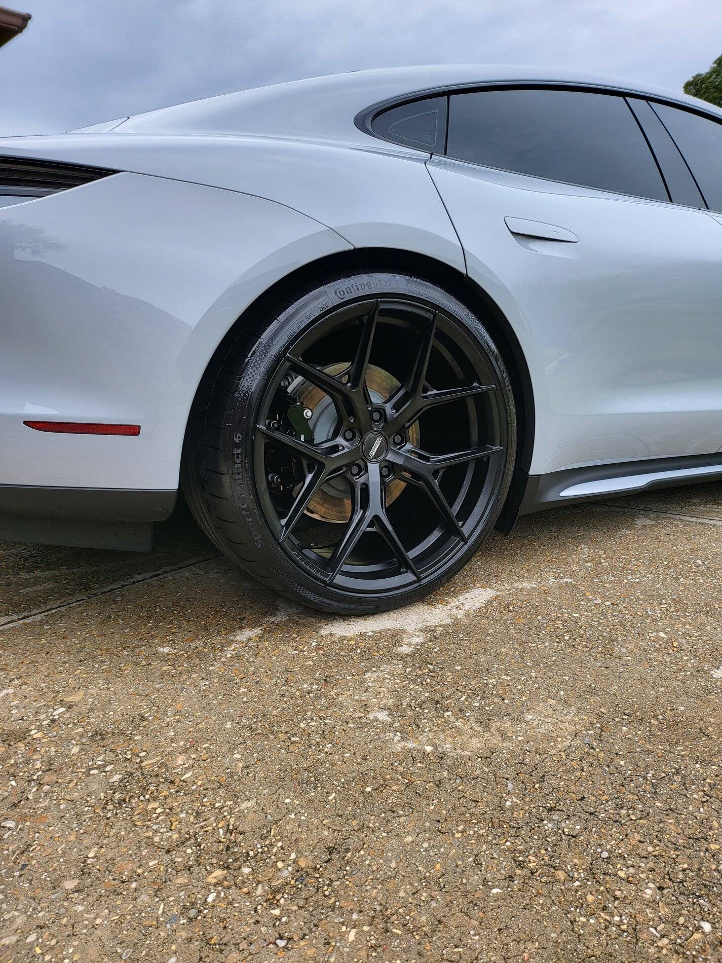 Porsche Taycan (SOLD!)  21" OEM PORSCHE TAYCAN EXCLUSIVE DESIGN WHEELS 20210826_182005