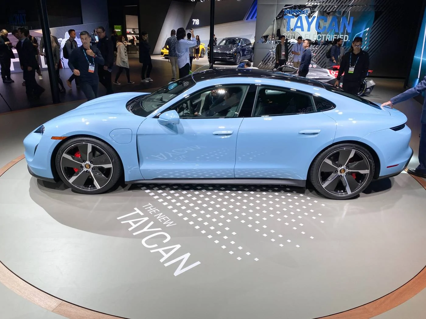 Porsche Taycan FROZEN BLUE Taycan Club Forzen-Blue-Porsche-Taycan-4S-IMG_5051