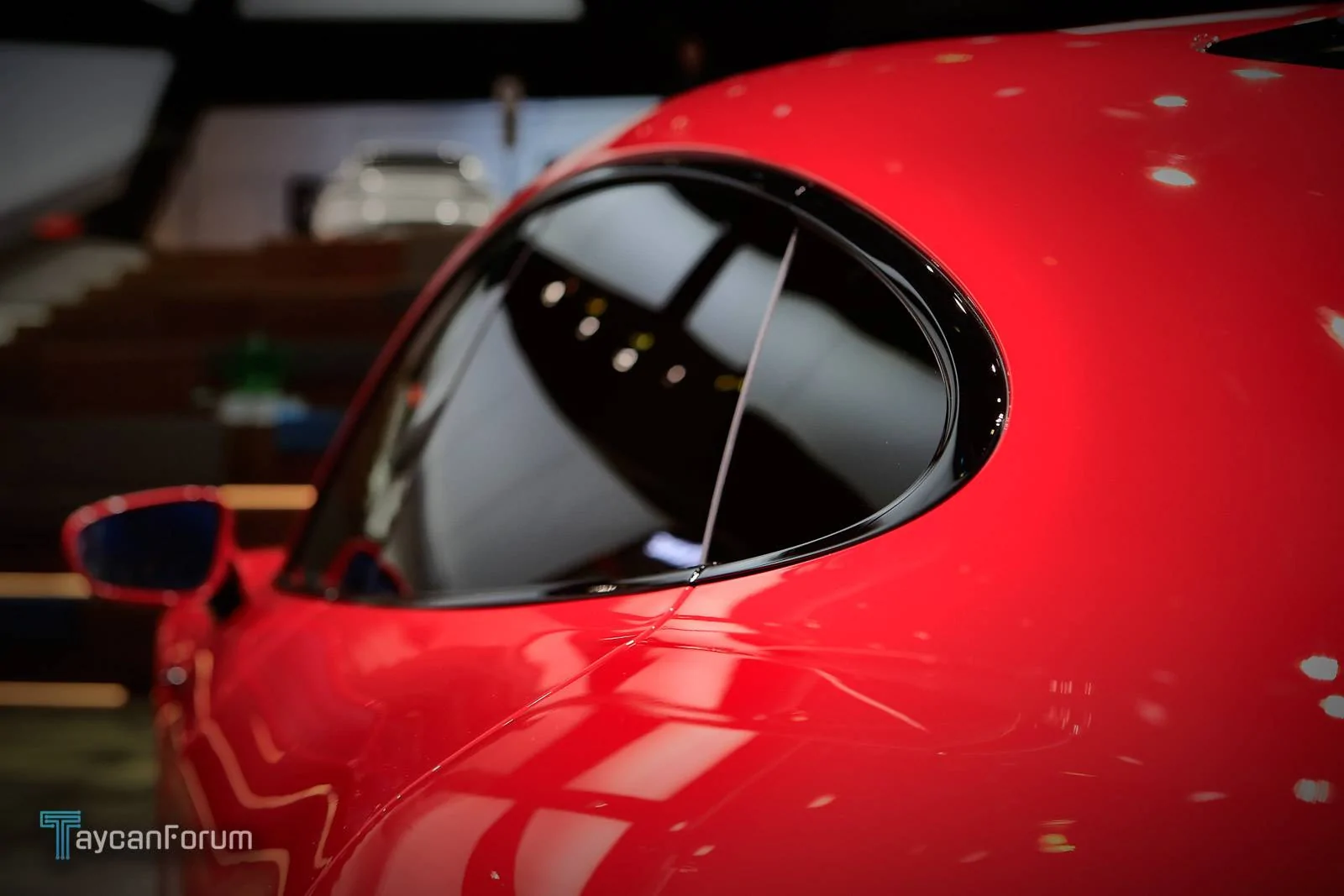 Porsche Taycan CARMINE RED Taycan Club taycan-frankfurt-25484_-jpg