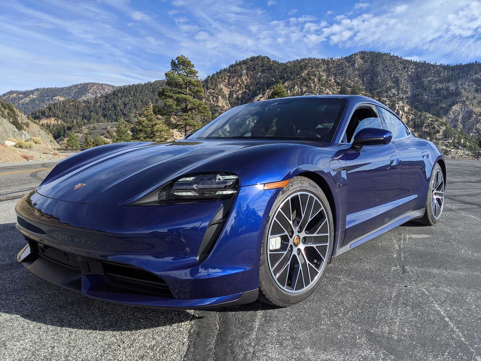 Porsche Taycan GENTIAN BLUE Taycan Club porsche-taycan-gentian-blue