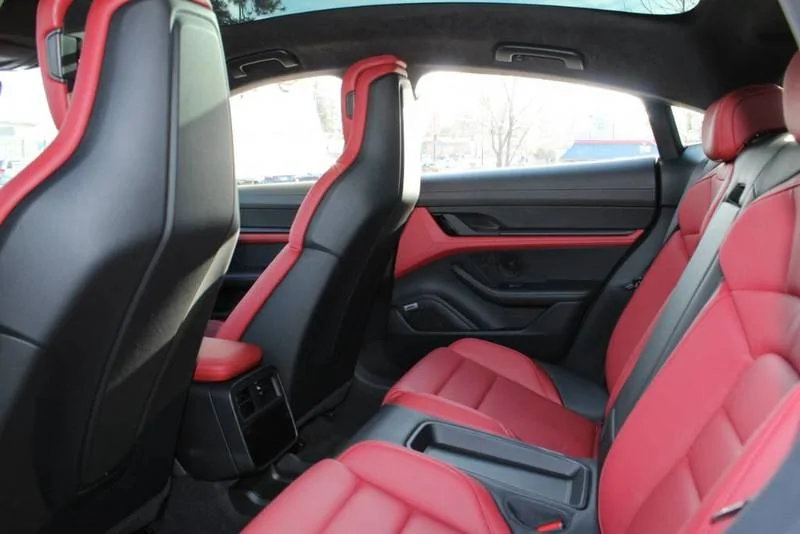 Porsche Taycan VOLCANO GREY Taycan Club VOLCANO GREY Taycan10